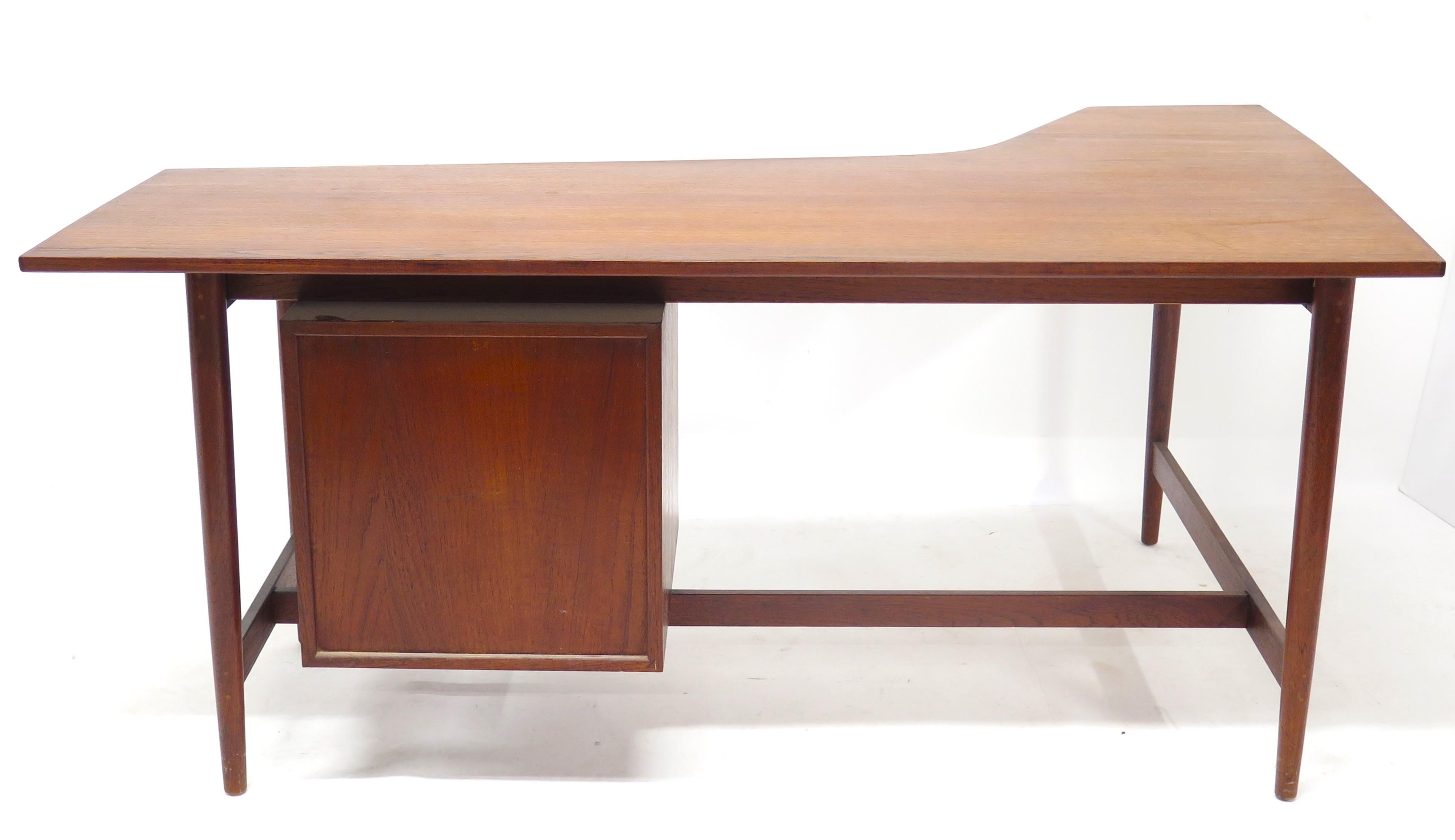 Hand-Crafted Richard Artschwager Studio Walnut Desk / Mid-Century Modern