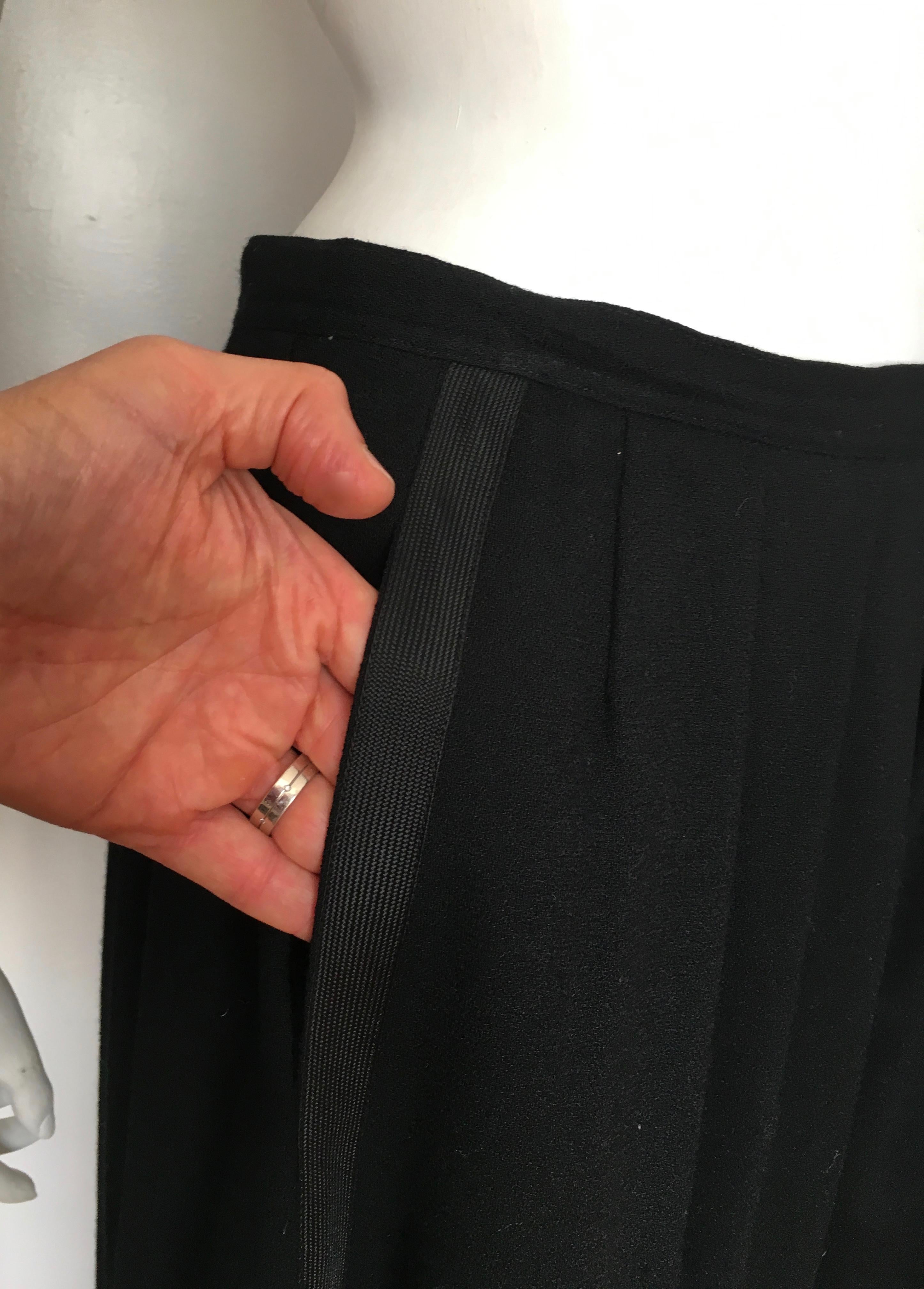 Richard Assatly 1970s Black Wool Pleated Culottes with Pockets Size 6. For Sale 8
