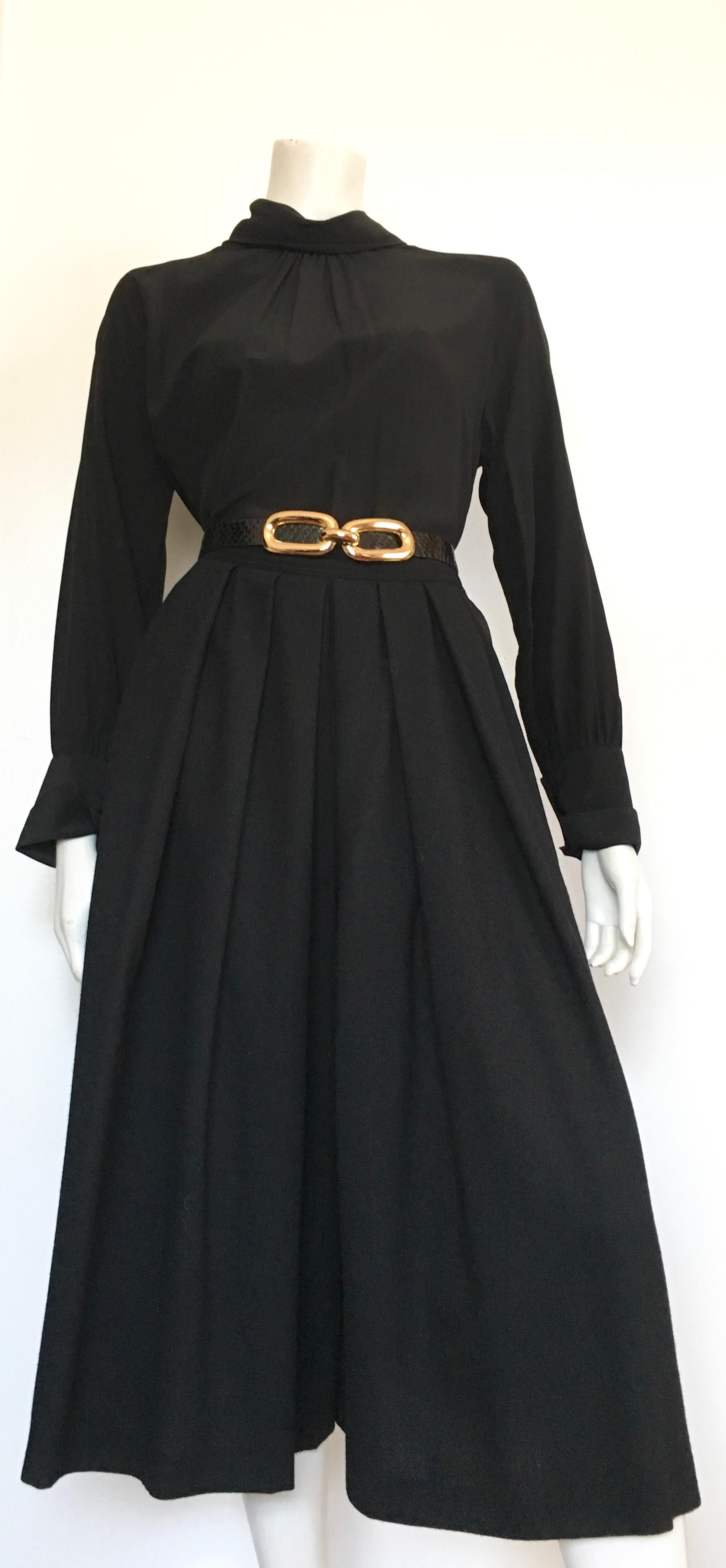 Richard Assatly 1970s Black Wool Pleated Culottes with Pockets Size 6. For Sale 9