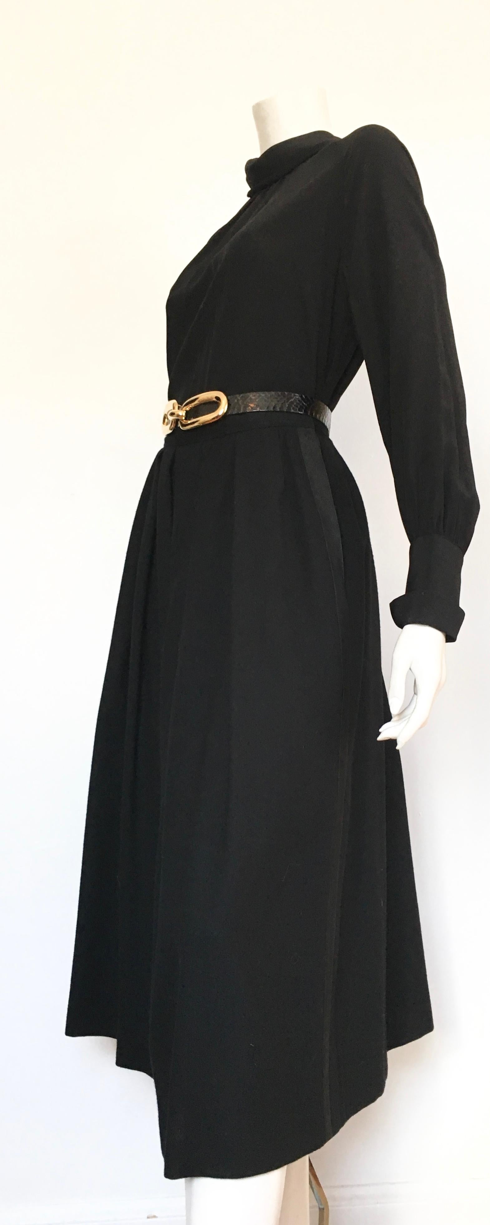 Richard Assatly 1970s Black Wool Pleated Culottes with Pockets Size 6. For Sale 11