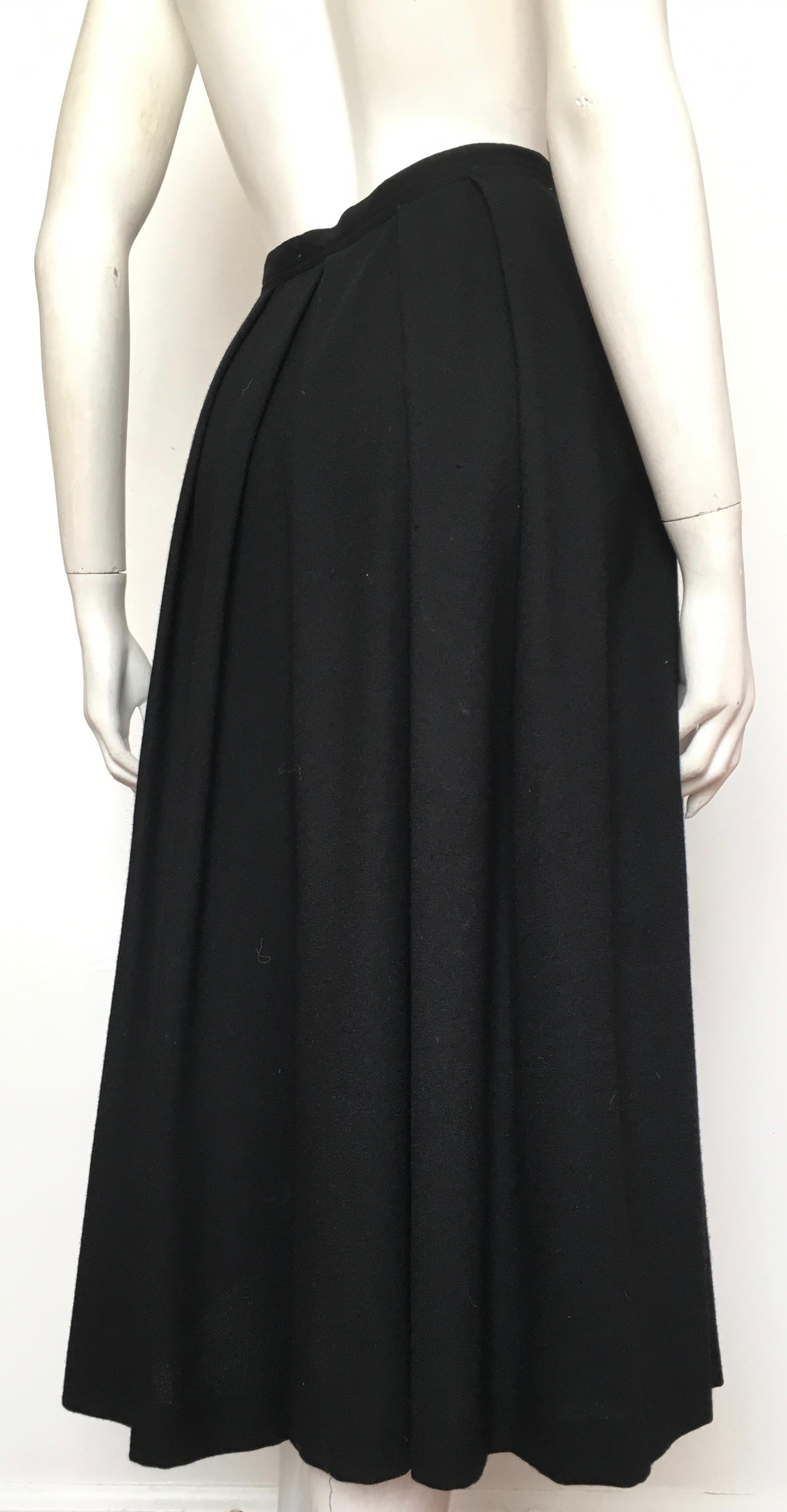 Richard Assatly 1970s Black Wool Pleated Culottes with Pockets Size 6. For Sale 2