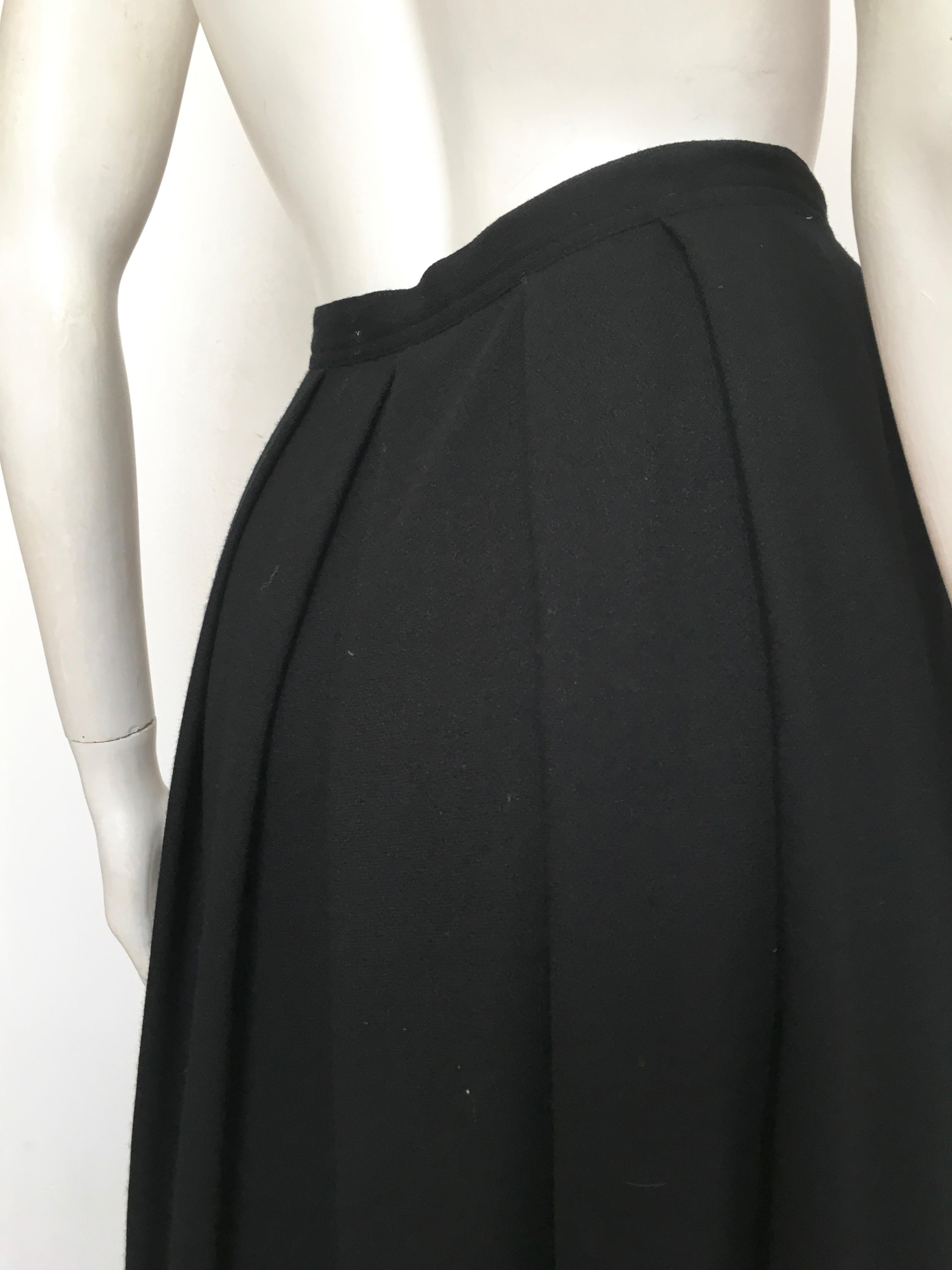 Richard Assatly 1970s Black Wool Pleated Culottes with Pockets Size 6. For Sale 3