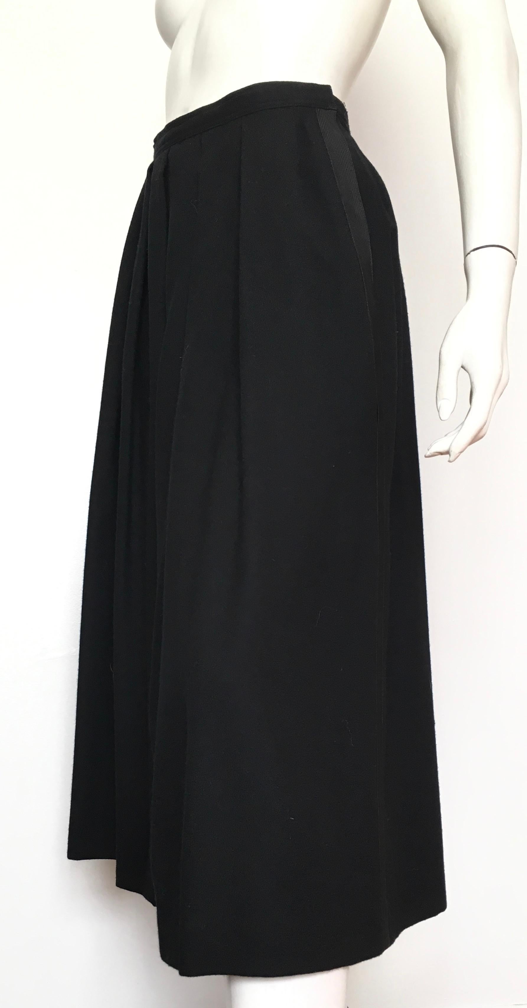 Richard Assatly 1970s Black Wool Pleated Culottes with Pockets Size 6. For Sale 5