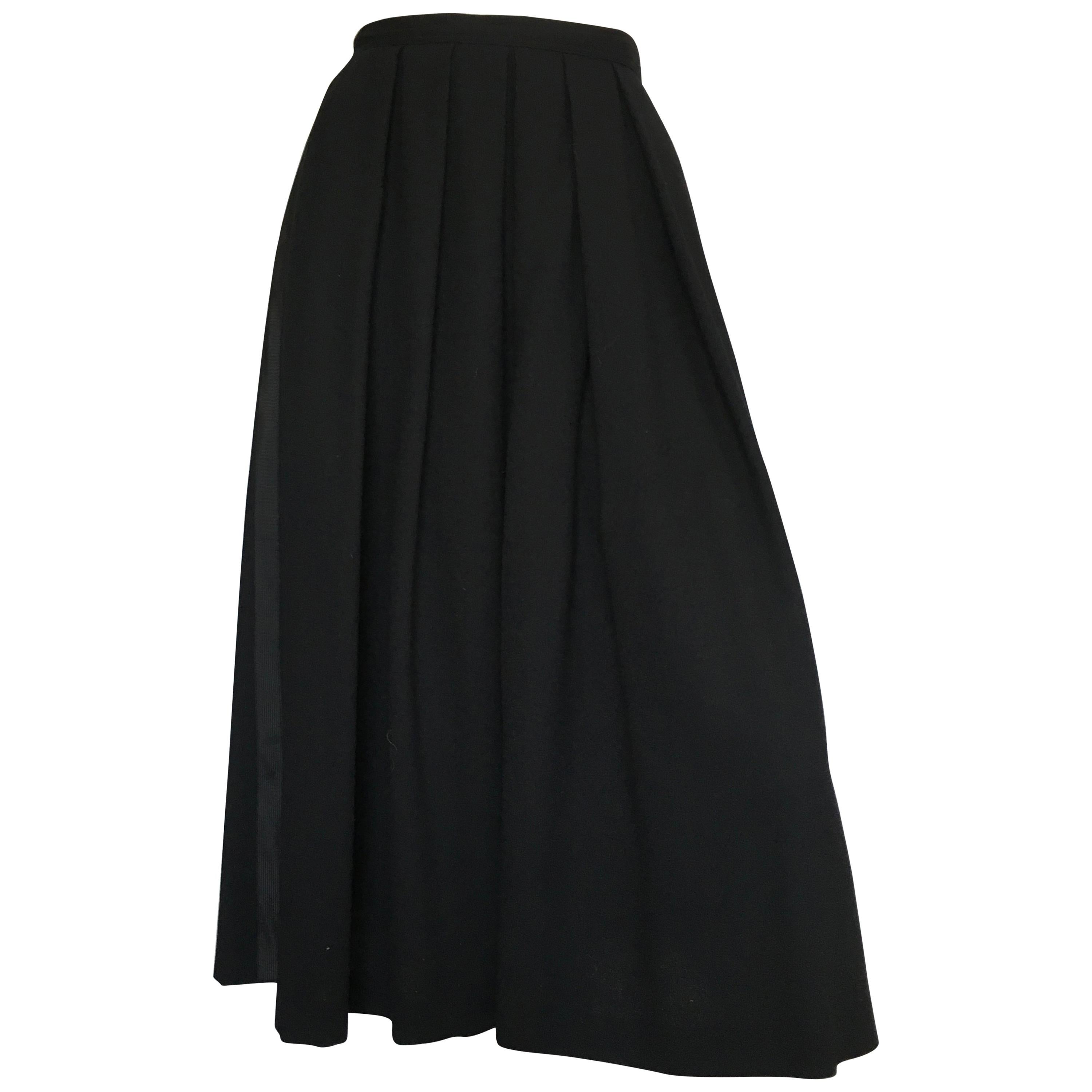 Richard Assatly 1970s Black Wool Pleated Culottes with Pockets Size 6. For Sale