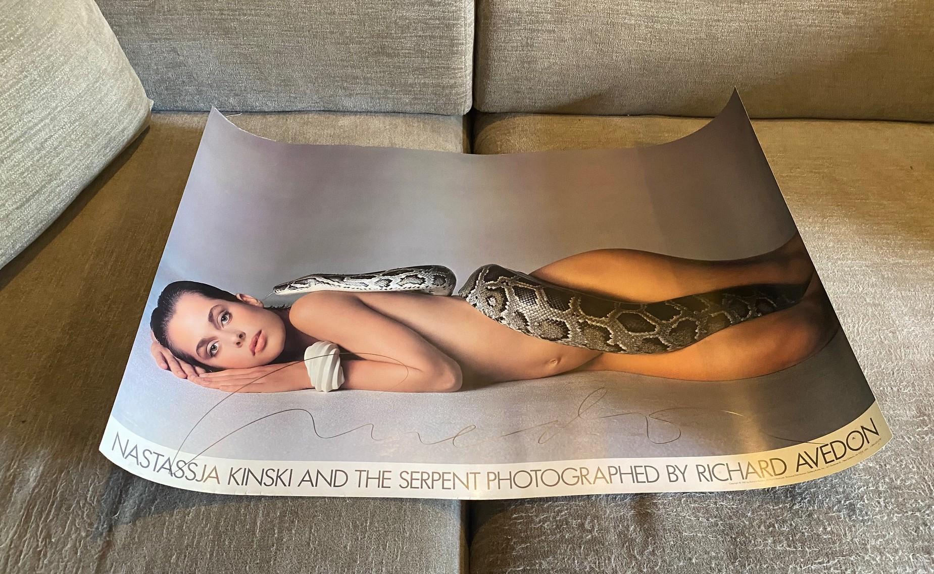 Richard Avedon Hand-Signed Vintage Poster Nastassja Kinski und die Schlange, 1981 im Angebot 9