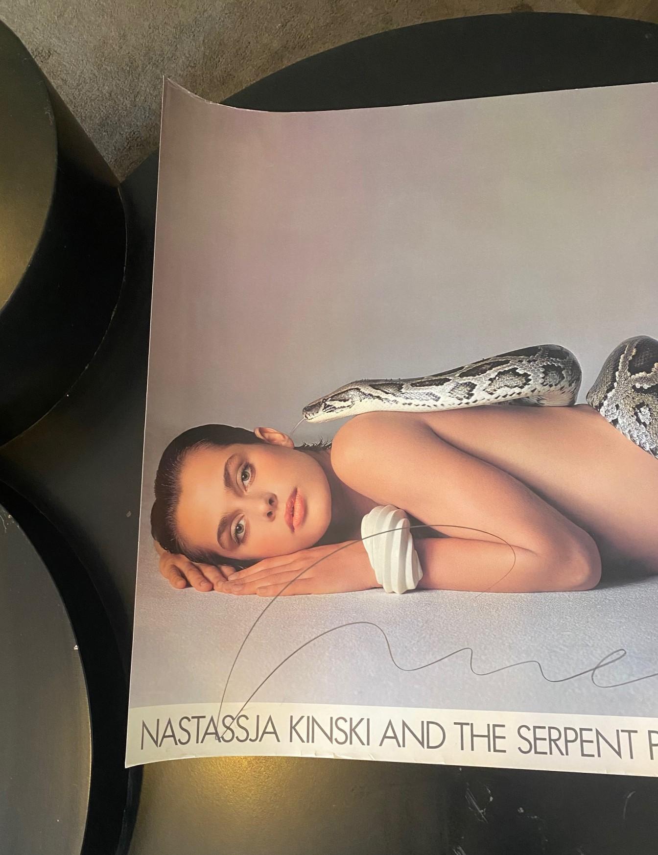 Richard Avedon Hand-Signed Vintage Poster Nastassja Kinski und die Schlange, 1981 (Moderne) im Angebot