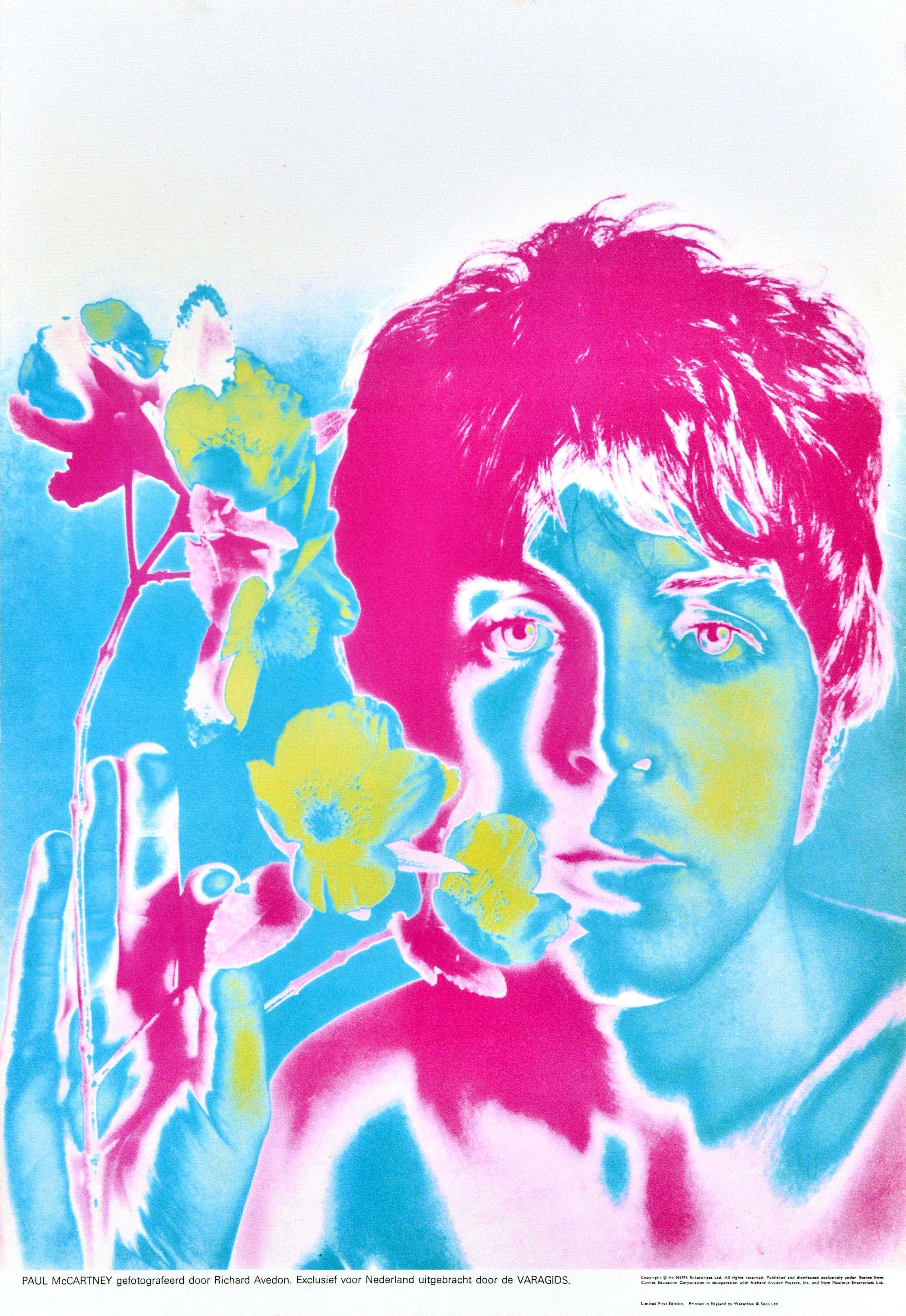 Print Richard Avedon - Affiche publicitaire vintage originale des Beatles, Paul McCartney Flower Avedon