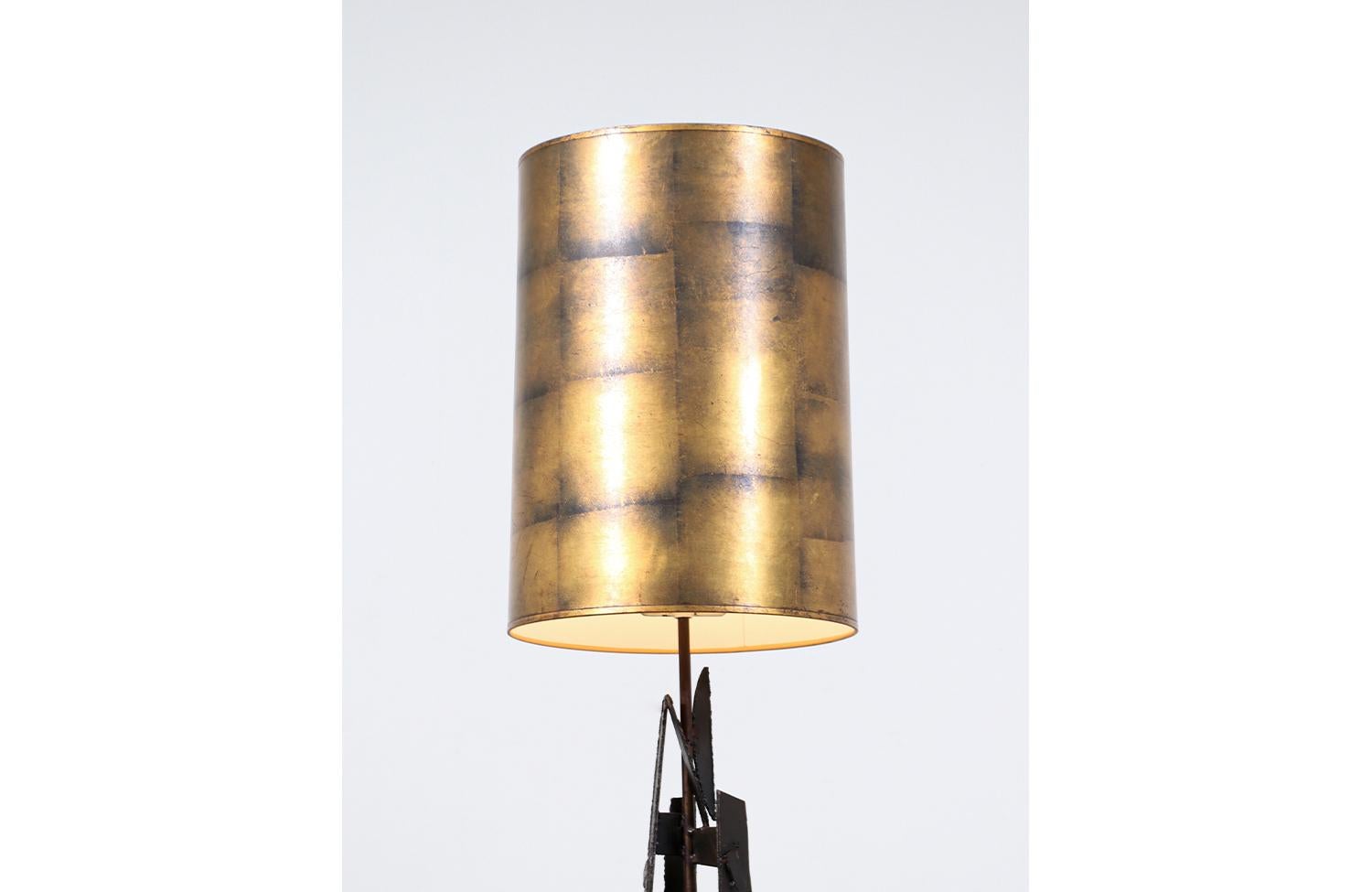 Mid-Century Modern Expertly Restored - Richard Barr Brutalist Iron Table Lamp for Laurel  For Sale