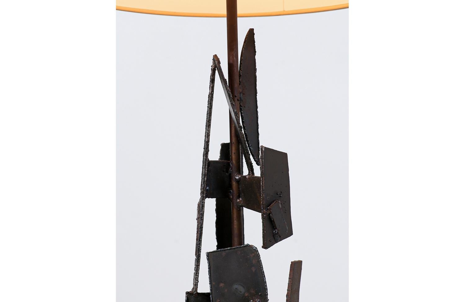 Late 20th Century Expertly Restored - Richard Barr Brutalist Iron Table Lamp for Laurel  For Sale