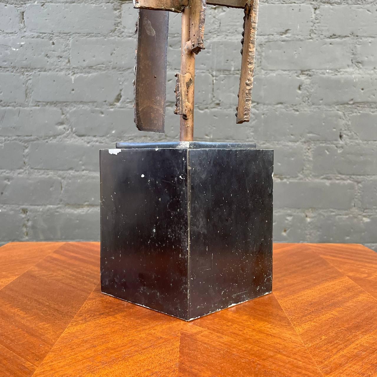 Richard Barr Brutalist Iron Table Lamp for Laurel For Sale 1