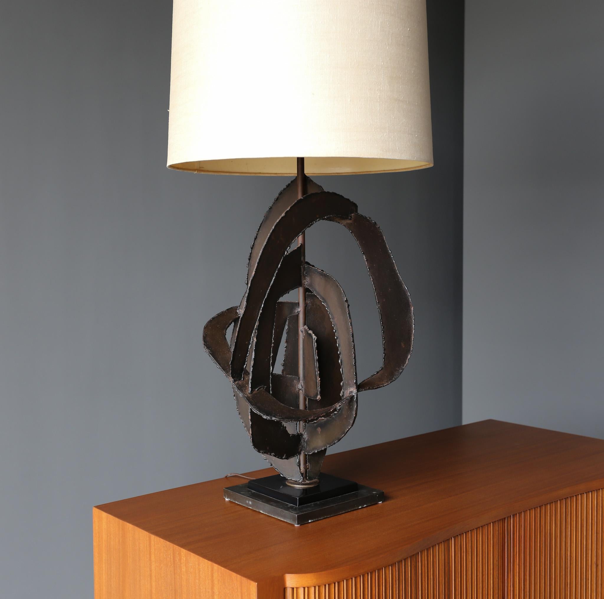 American Richard Barr Sculptural Table Lamp for the STUDIO Collection by Laurel, c.1965 For Sale