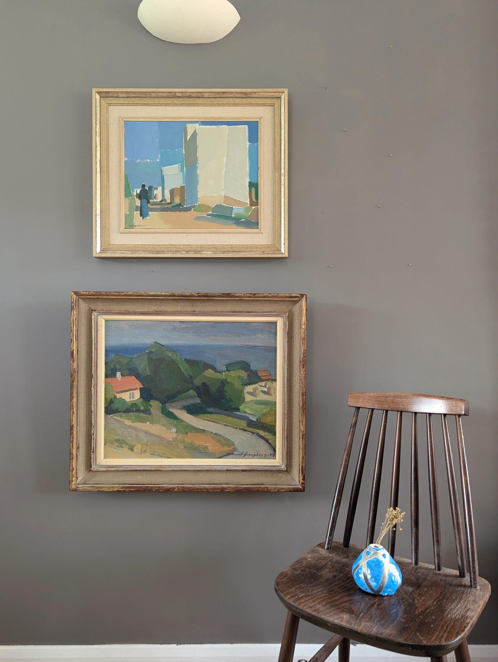 Vintage Mid-Century Modern Landscape Framed Oil Painting -Through the Farmhouses (Paesaggio moderno di metà secolo) - Landscape Painting Marrone di Richard Björklund