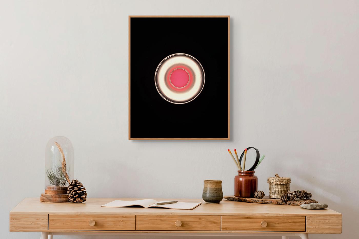 Hole rose (photos abstraites) - Photograph de Richard Caldicott