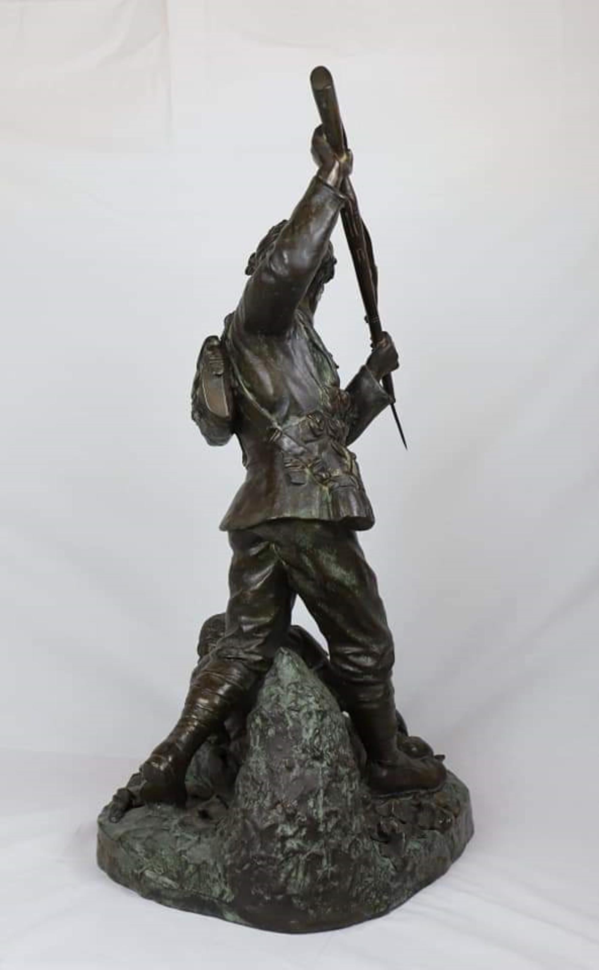 Sculpture anglaise « Casualties of War » en bronze de Richard Claude Belt, 1918 en vente 3