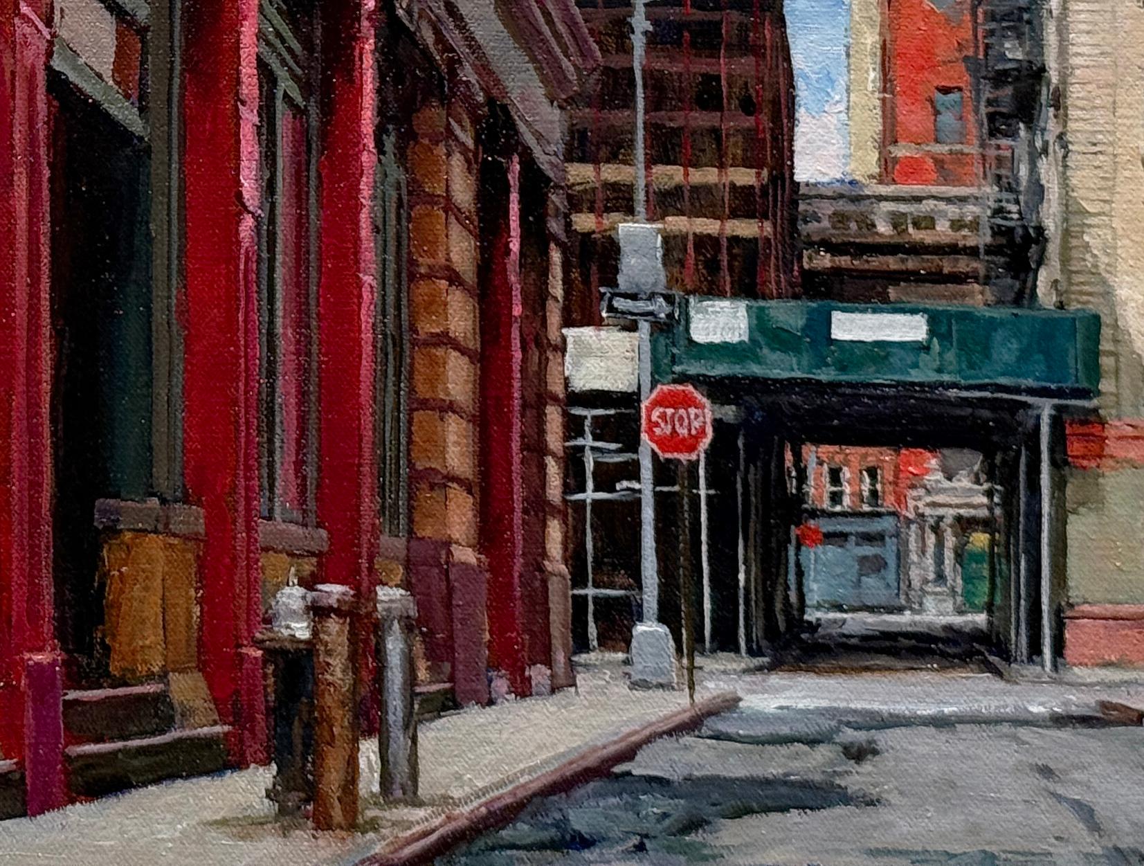 SCAFFOLDING TRIBECA MANHATTAN - Stadtbild, Realismus, New York City (Grau), Landscape Painting, von Richard Combes