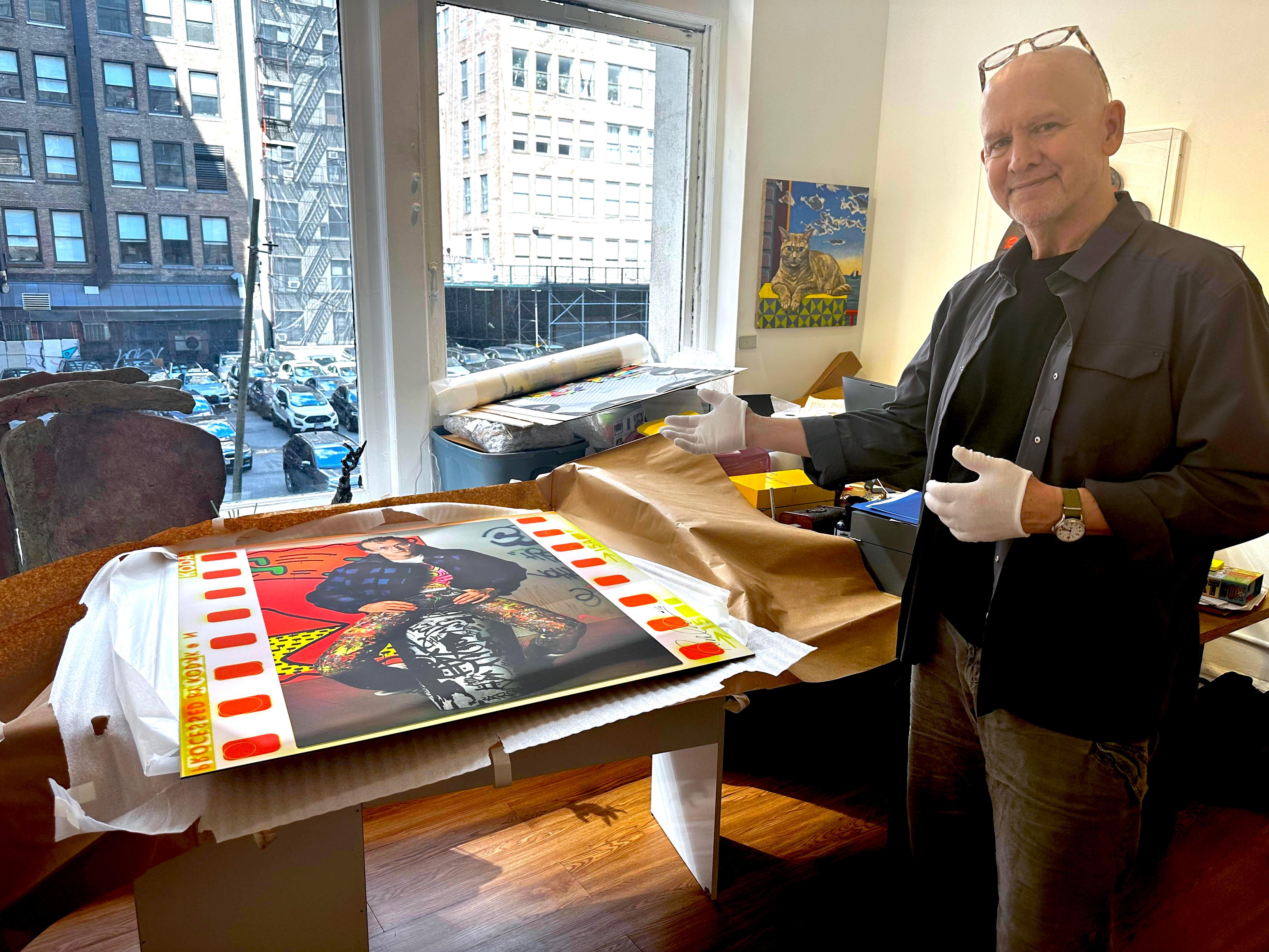 Keith Haring 1 - NYC, 1985 firmado a mano, numerado dos veces; marco de madera pintado a mano en venta 11