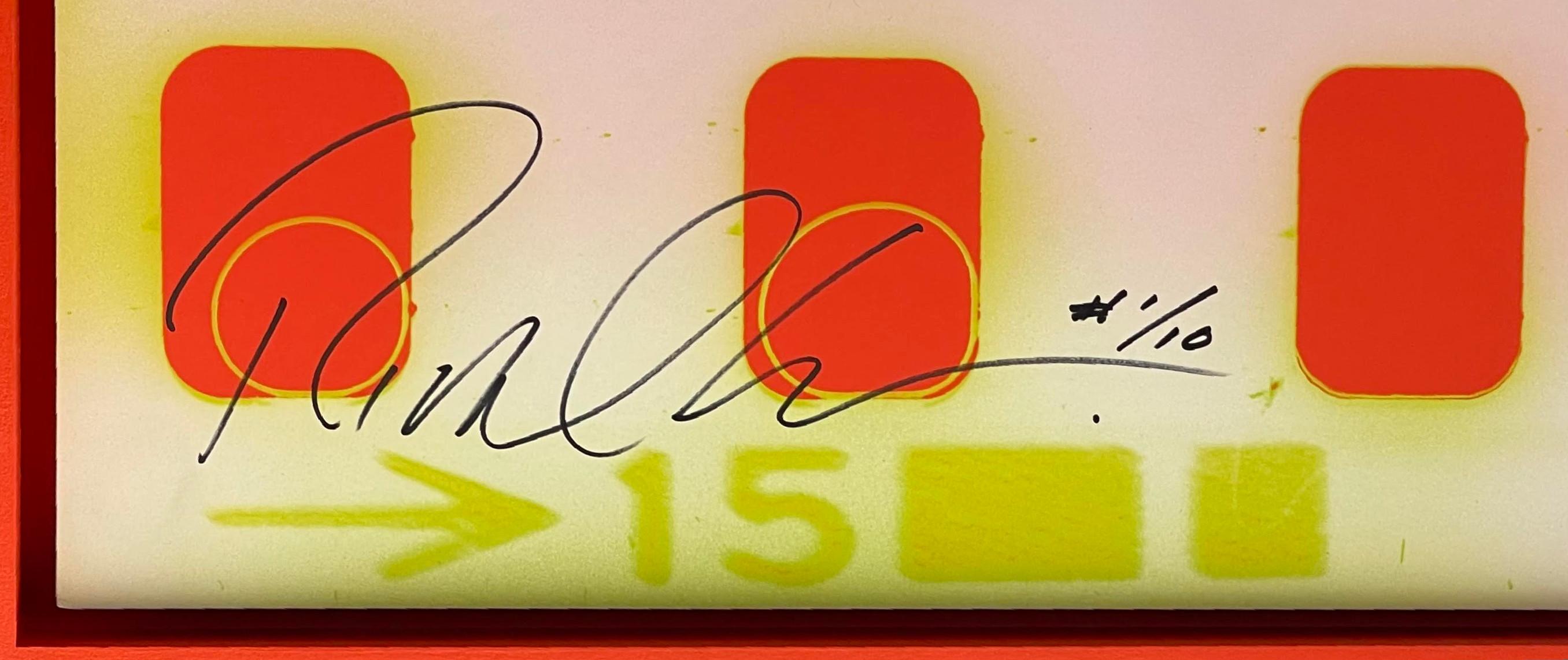 Keith Haring 1 - NYC, 1985 firmado a mano, numerado dos veces; marco de madera pintado a mano - Print Arte pop de Richard Corman