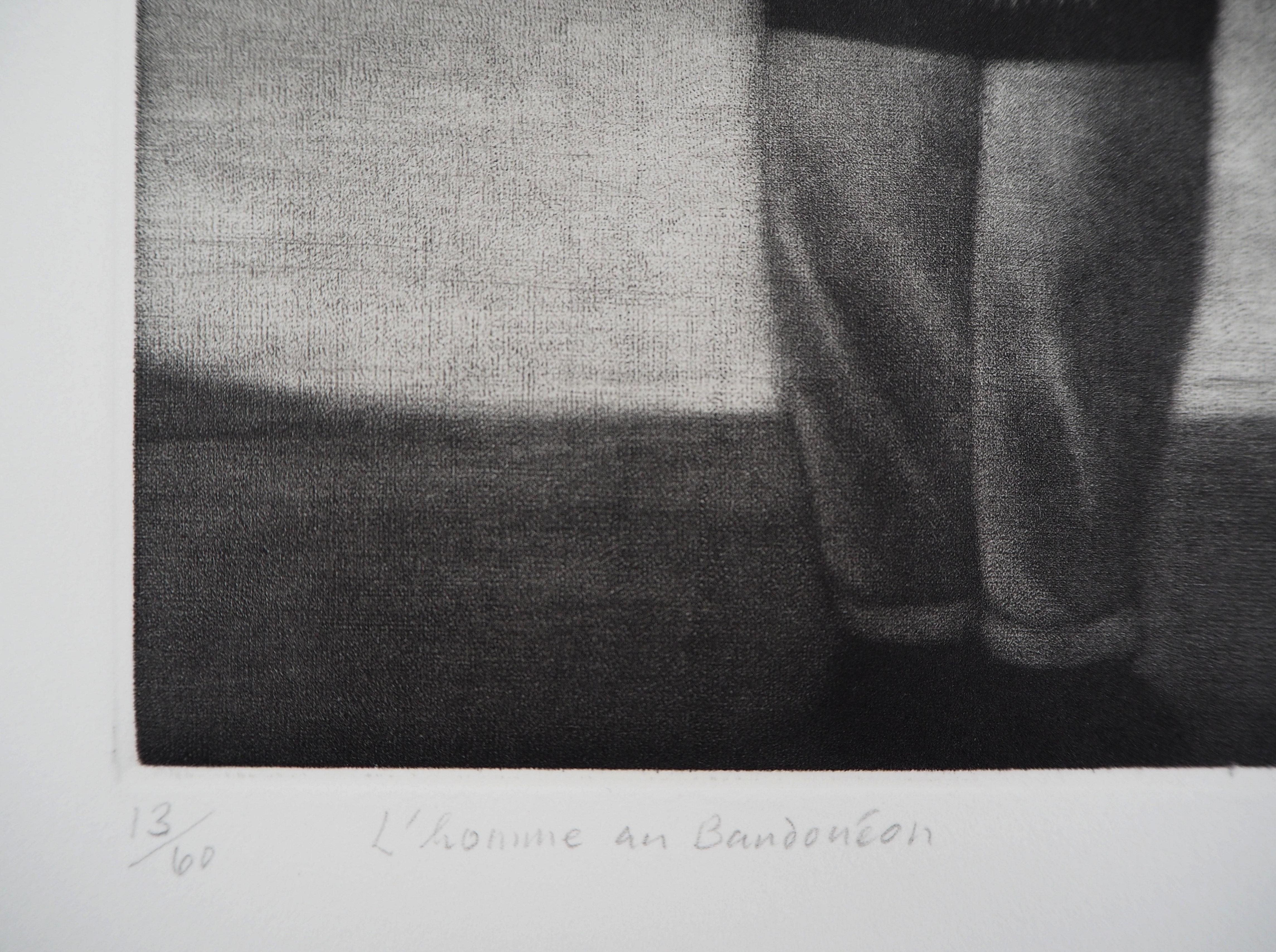 Man with Accordion - Original Handsigned Etching - Ltd 60 copies - Gray Figurative Print by Richard Davies