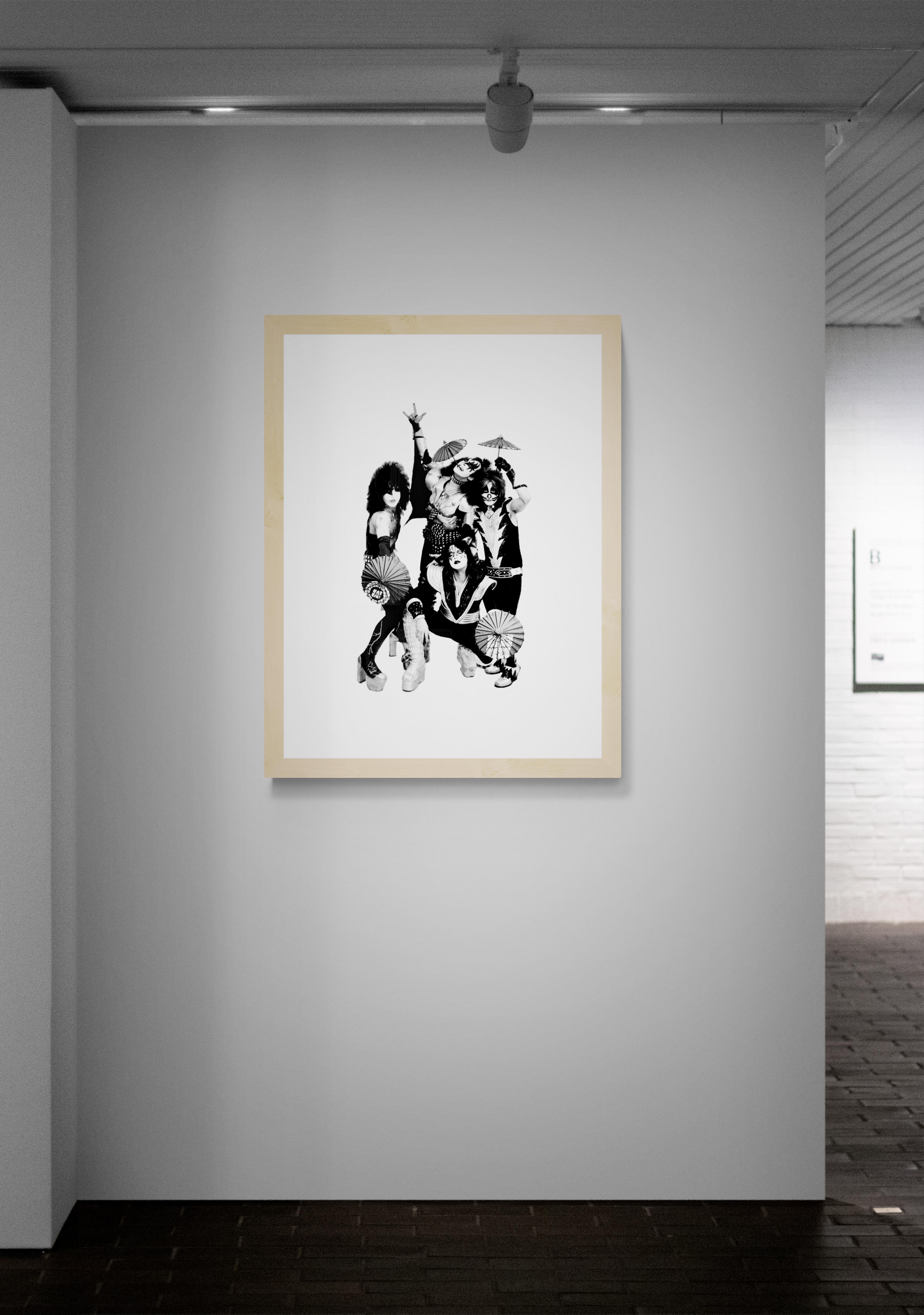 Title: KISS #2
Artist: Richard E. Aaron
Estate Edition: Hand numbered with estate chop mark in the margin, signature stamp on verso, archival pigment print on Hahnemühle Photo Rag Pearl, 100% cotton paper fine art paper. Authorized worldwide