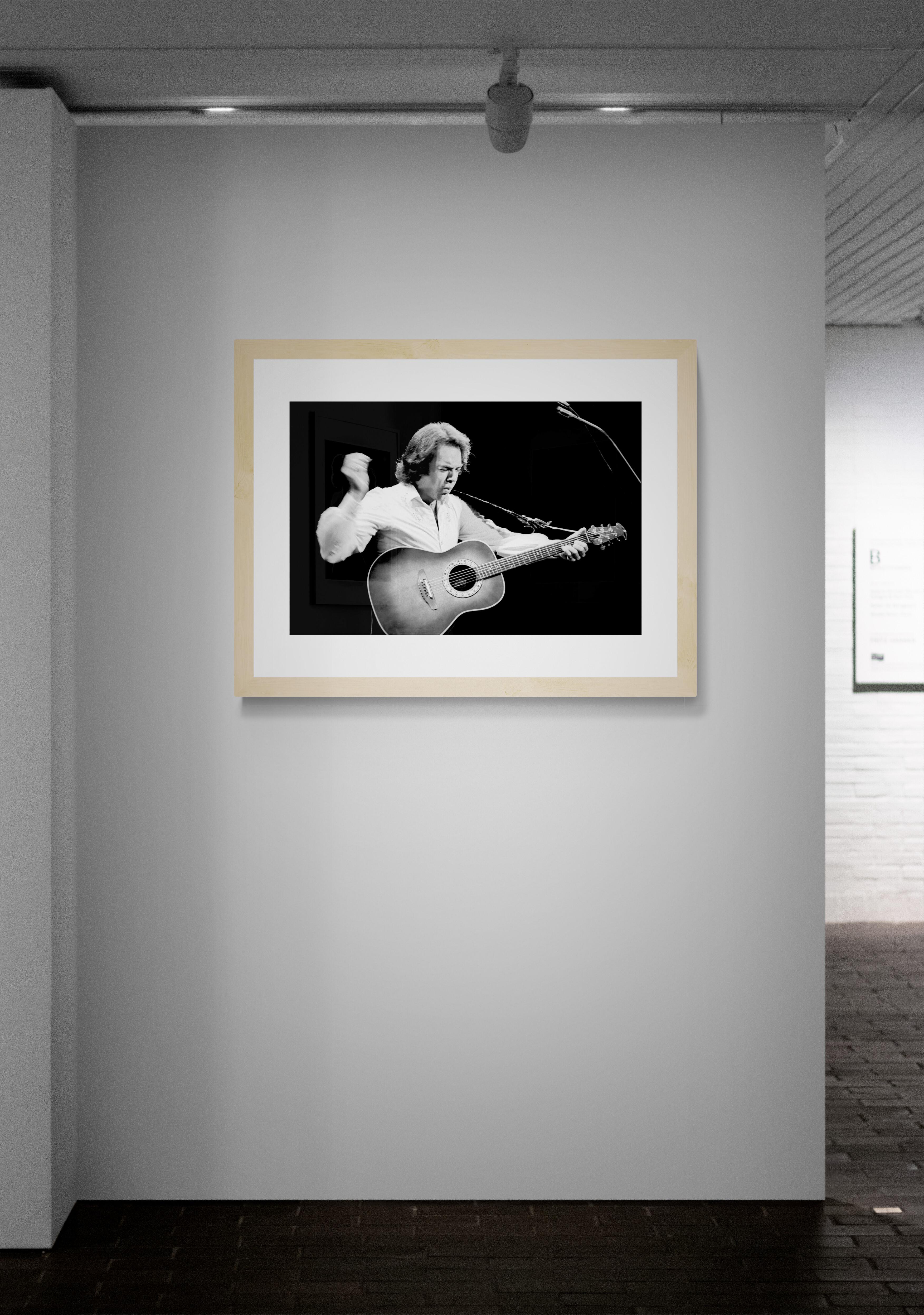 Title: Neil Diamond Concert Photo
Artist: Richard E. Aaron
Estate Edition: Hand numbered with estate chop mark in the margin, signature stamp on verso, archival pigment print on Hahnemühle Photo Rag Pearl, 100% cotton paper fine art paper.
