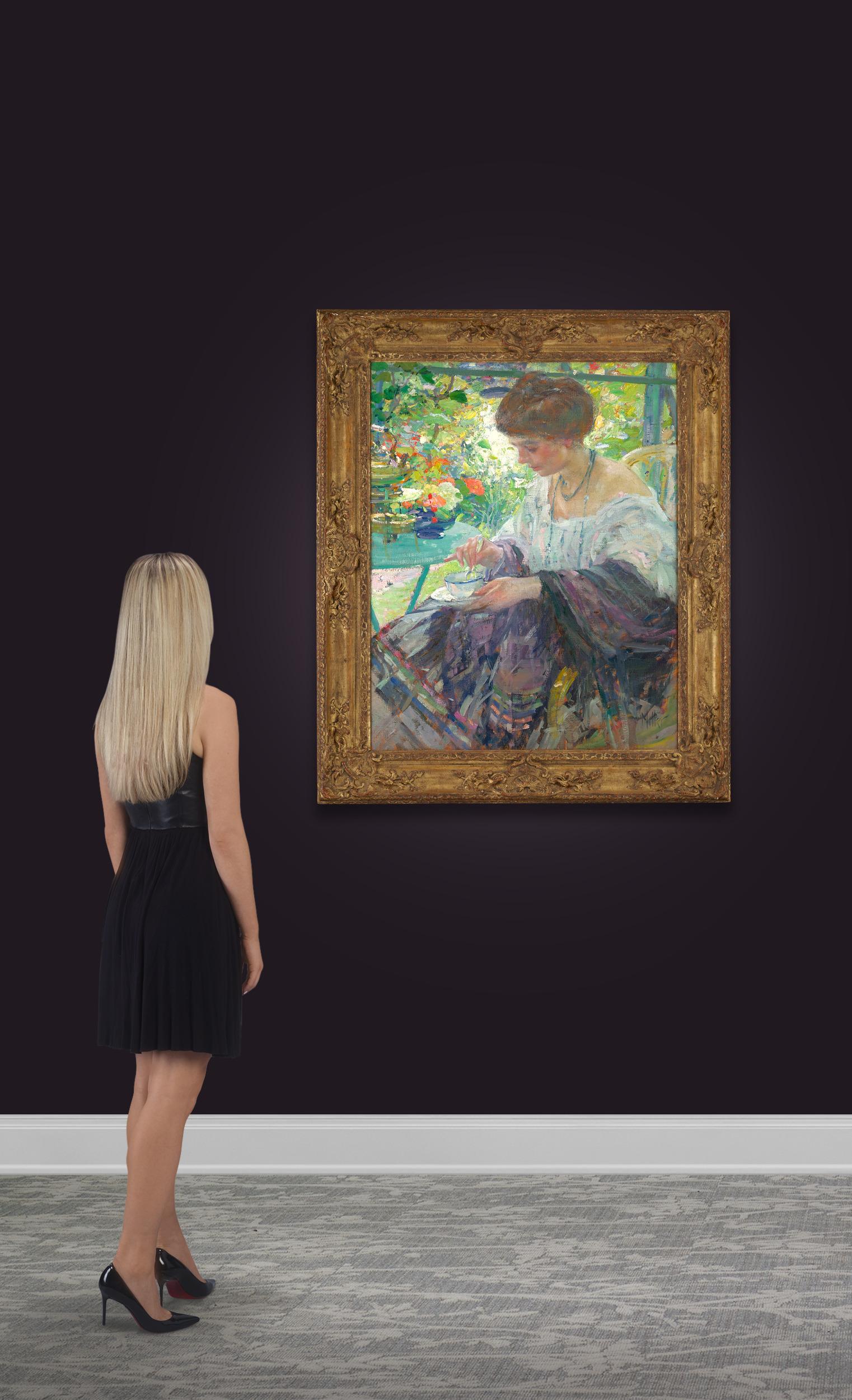 Jeune femme à l'intérieur par Richard E. Miller en vente 1