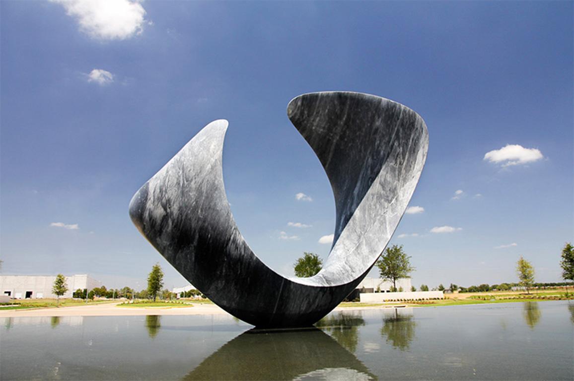 Richard Erdman's pedestal minimalist sculpture 