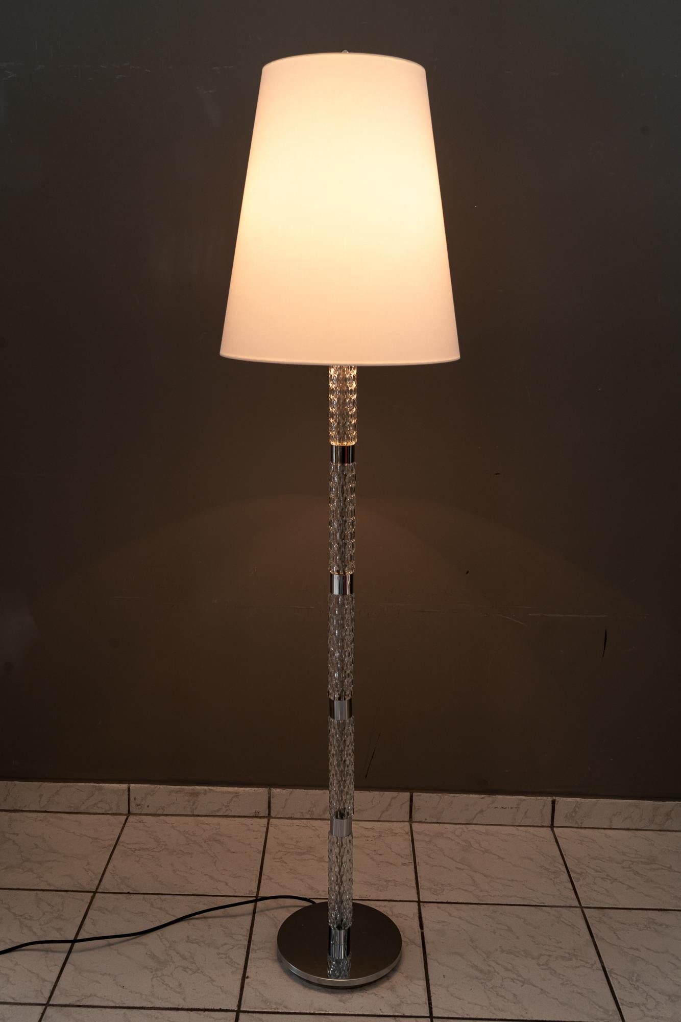 Richard essig floor lamp with fabric shade germany around 1970s en venta 7