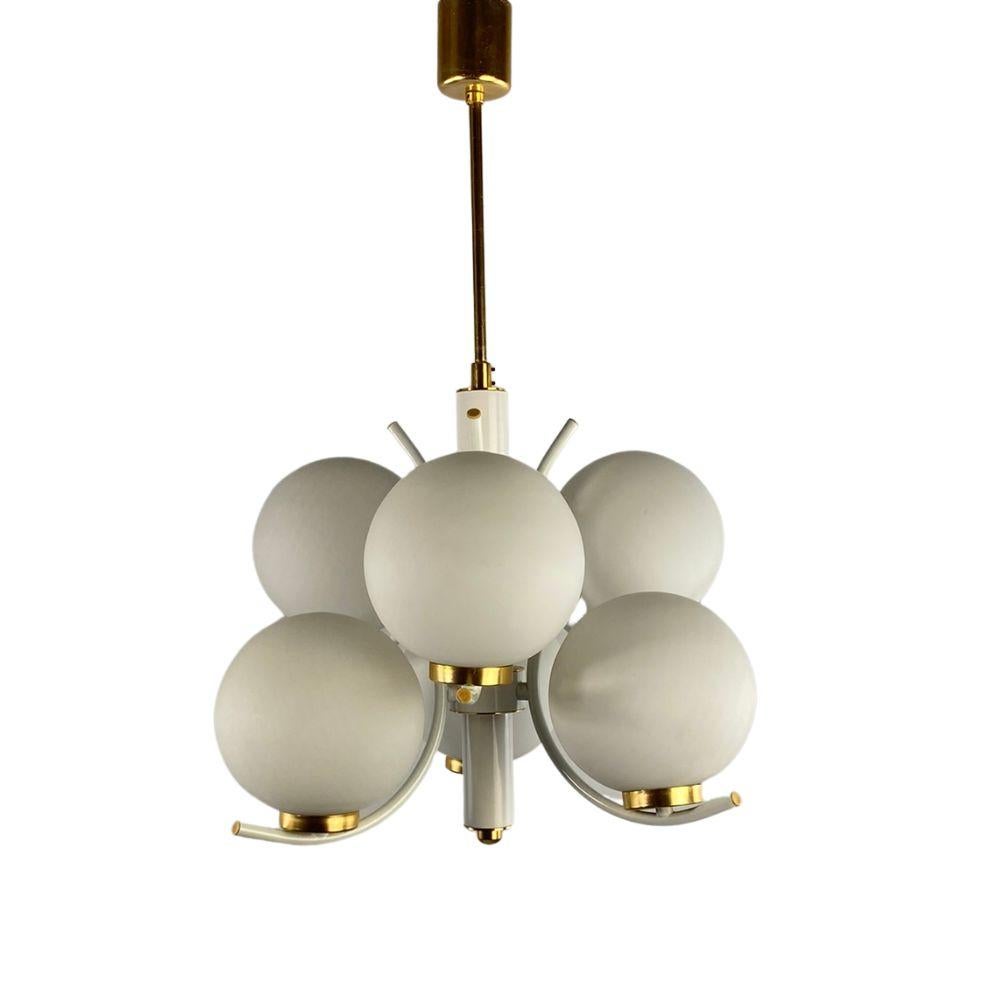 Richard Essig Space Age Design Sputnik hanging lamp - white, gold - In Good Condition For Sale In Budapest, HU