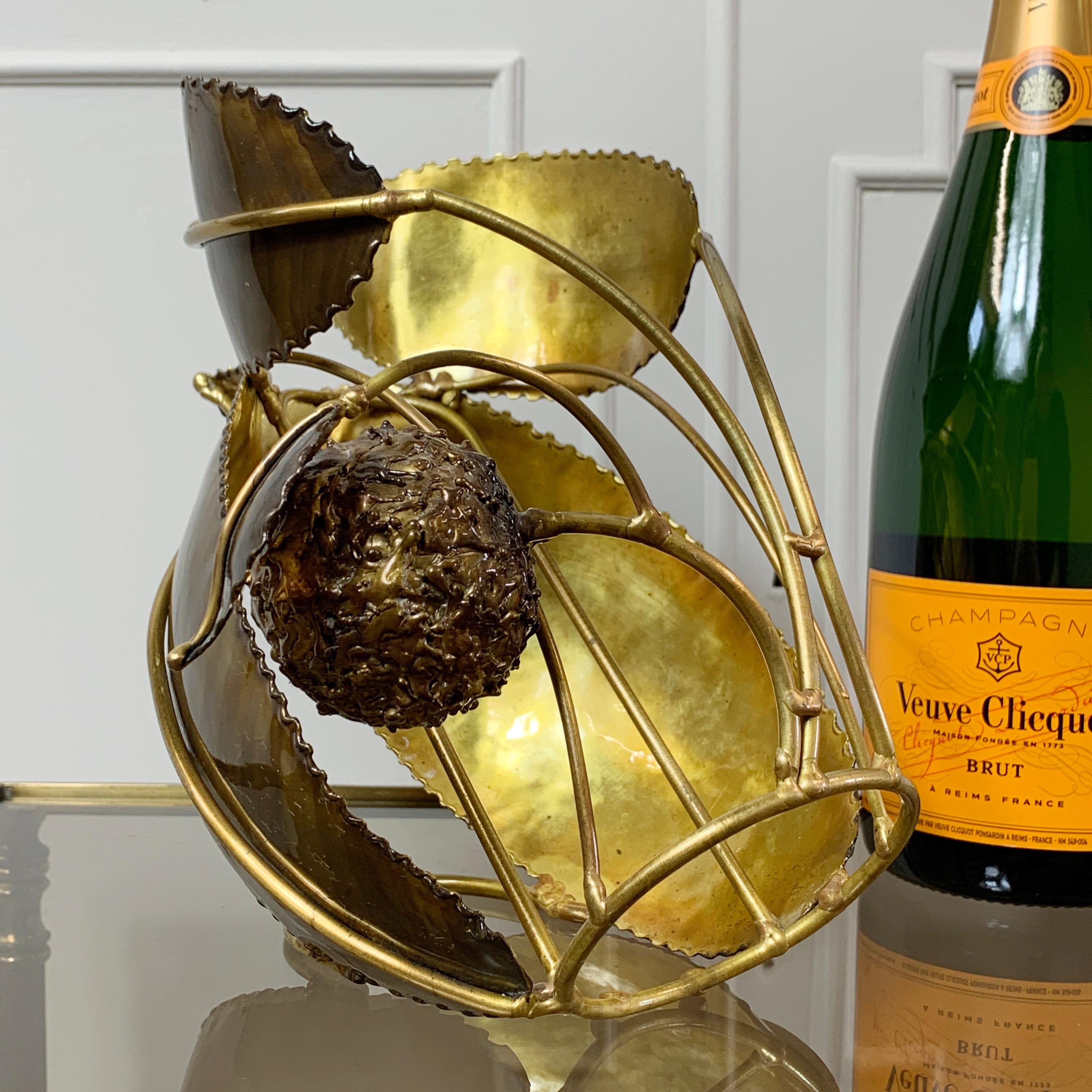Français Richard Faure 'Chestnut' Gold Wine Bottle Cradle (berceau à bouteilles de vin) en vente