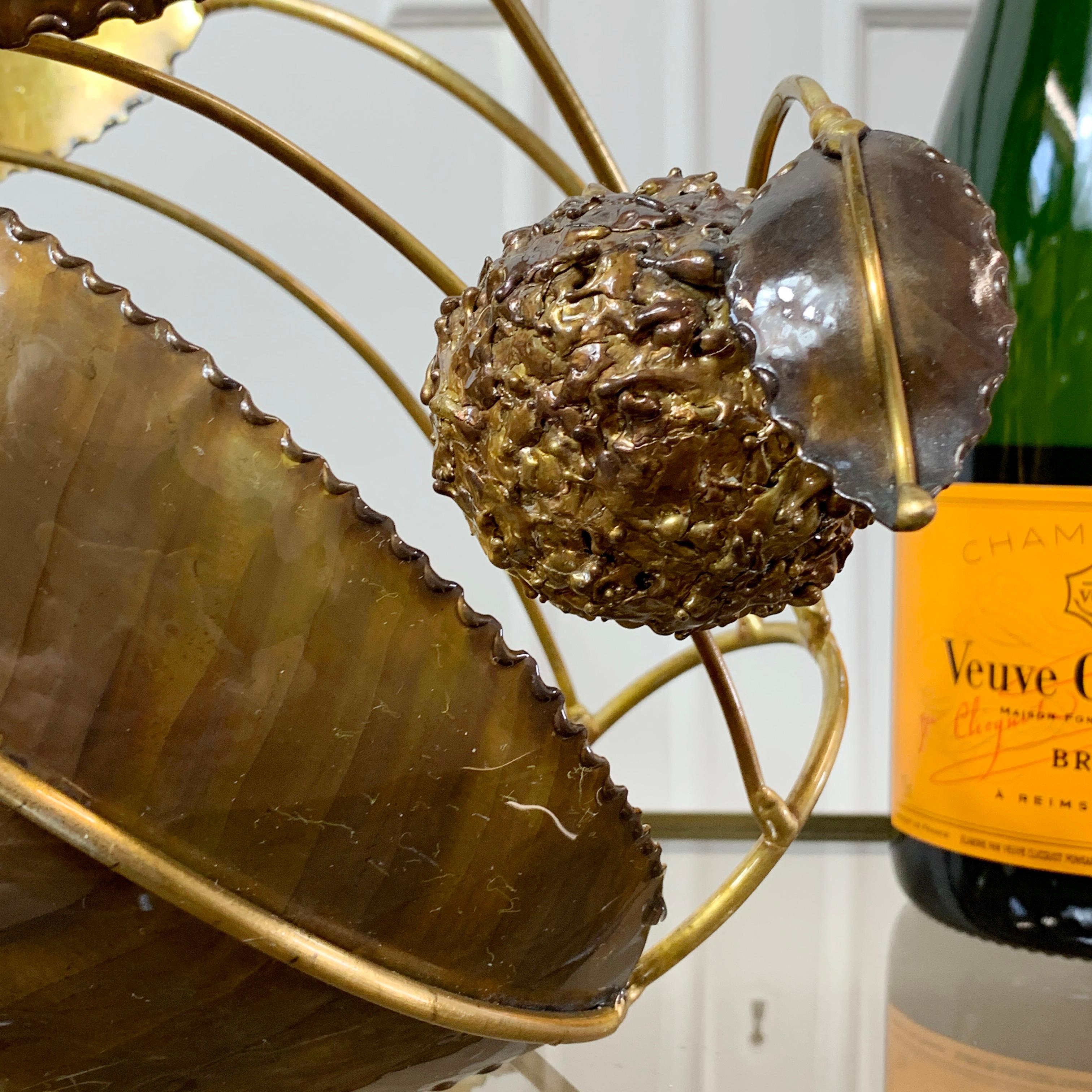 Richard Faure 'Chestnut' Gold Wine Bottle Cradle (berceau à bouteilles de vin) Bon état - En vente à Hastings, GB