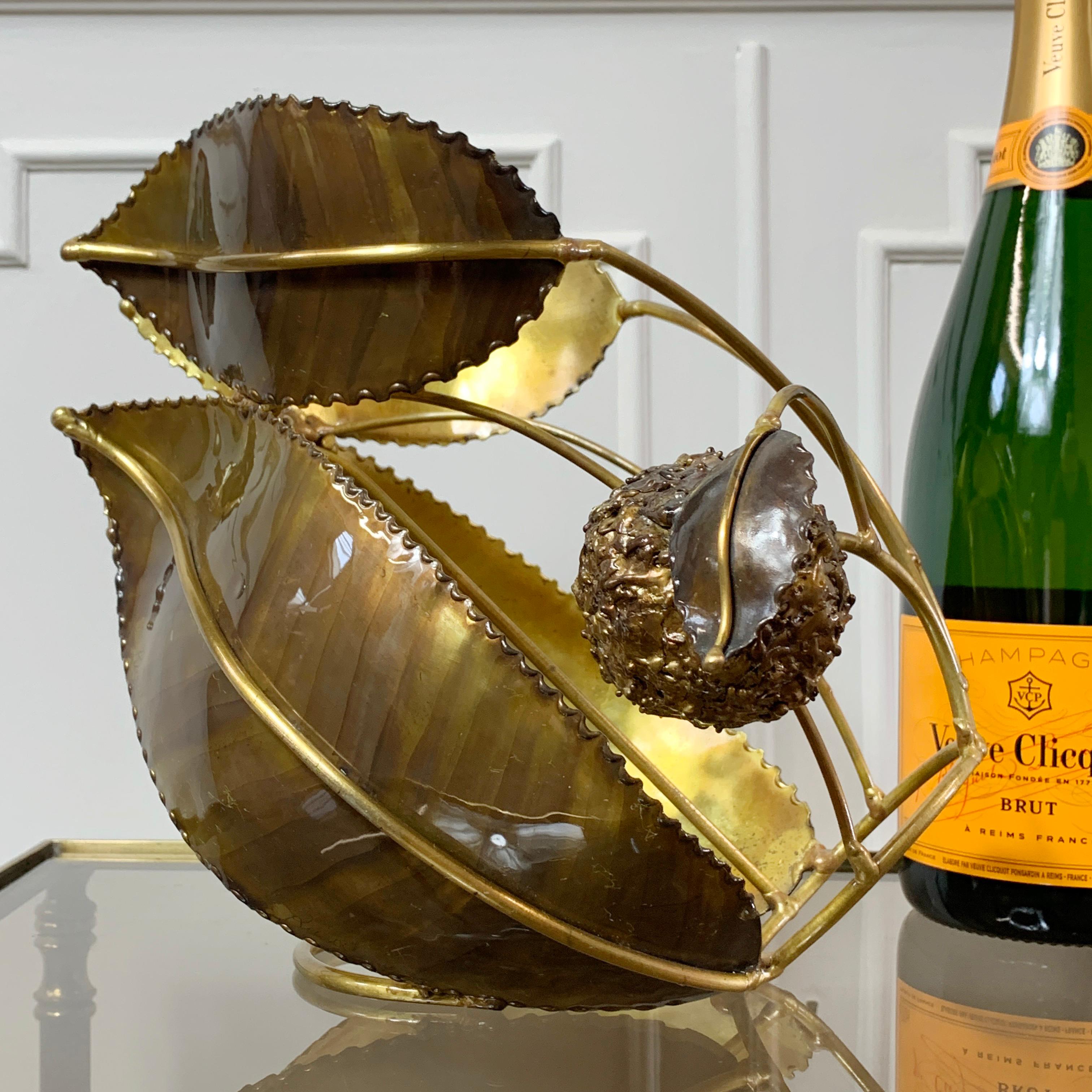 Gold-Weinflaschenkelle „Chestnut“ von Richard Faure im Angebot 3