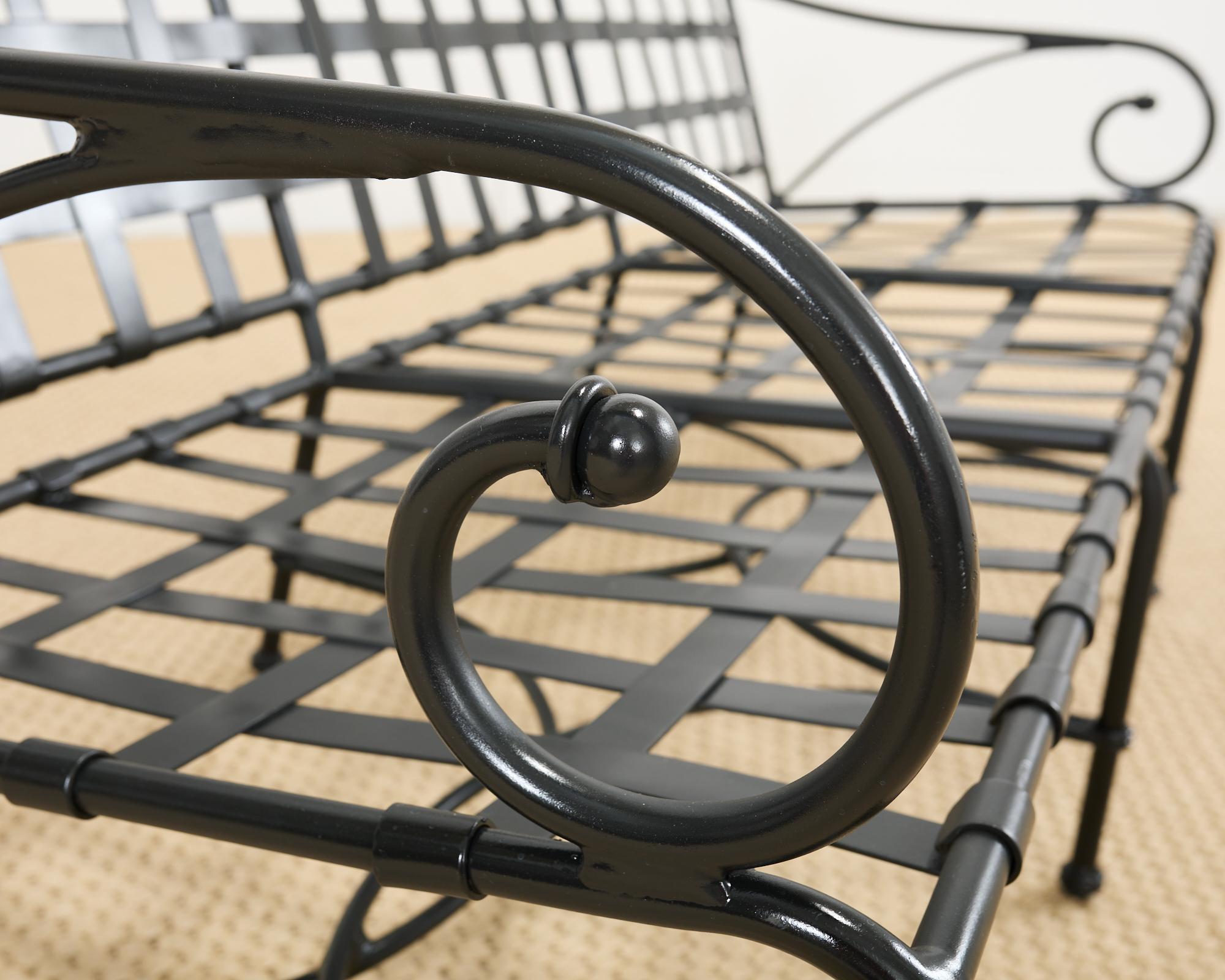 Richard Frinier pour Brown Jordan ensemble de banquettes de canapés avec poufs en vente 3