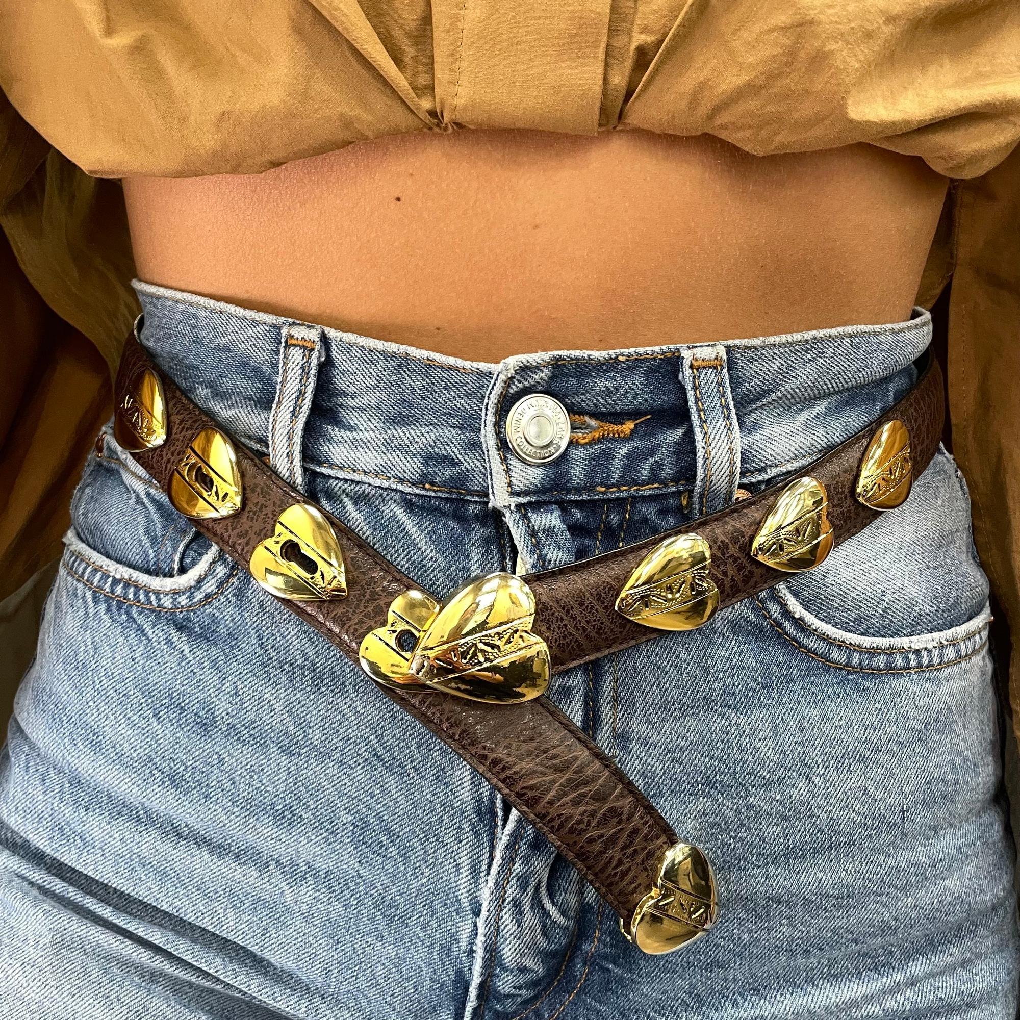 Richard Gampel Gold Tone Heart Buckle Brown Leather Ladies Belt In Good Condition In New York, NY