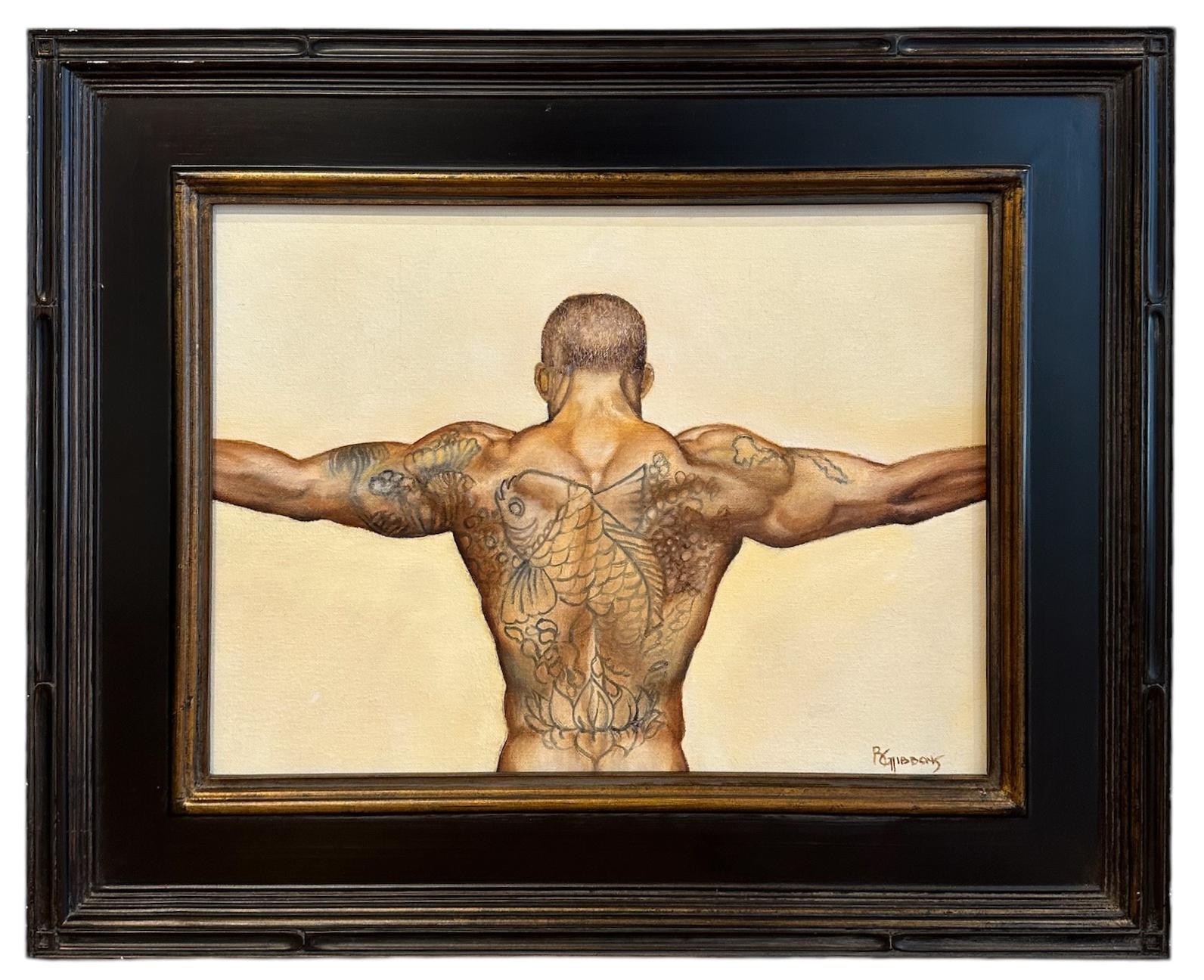Figurative Painting di Richard Gibbons - Koi - Maschio muscoloso nudo che sfoggia un tatuaggio a forma di pesce, olio originale, incorniciato