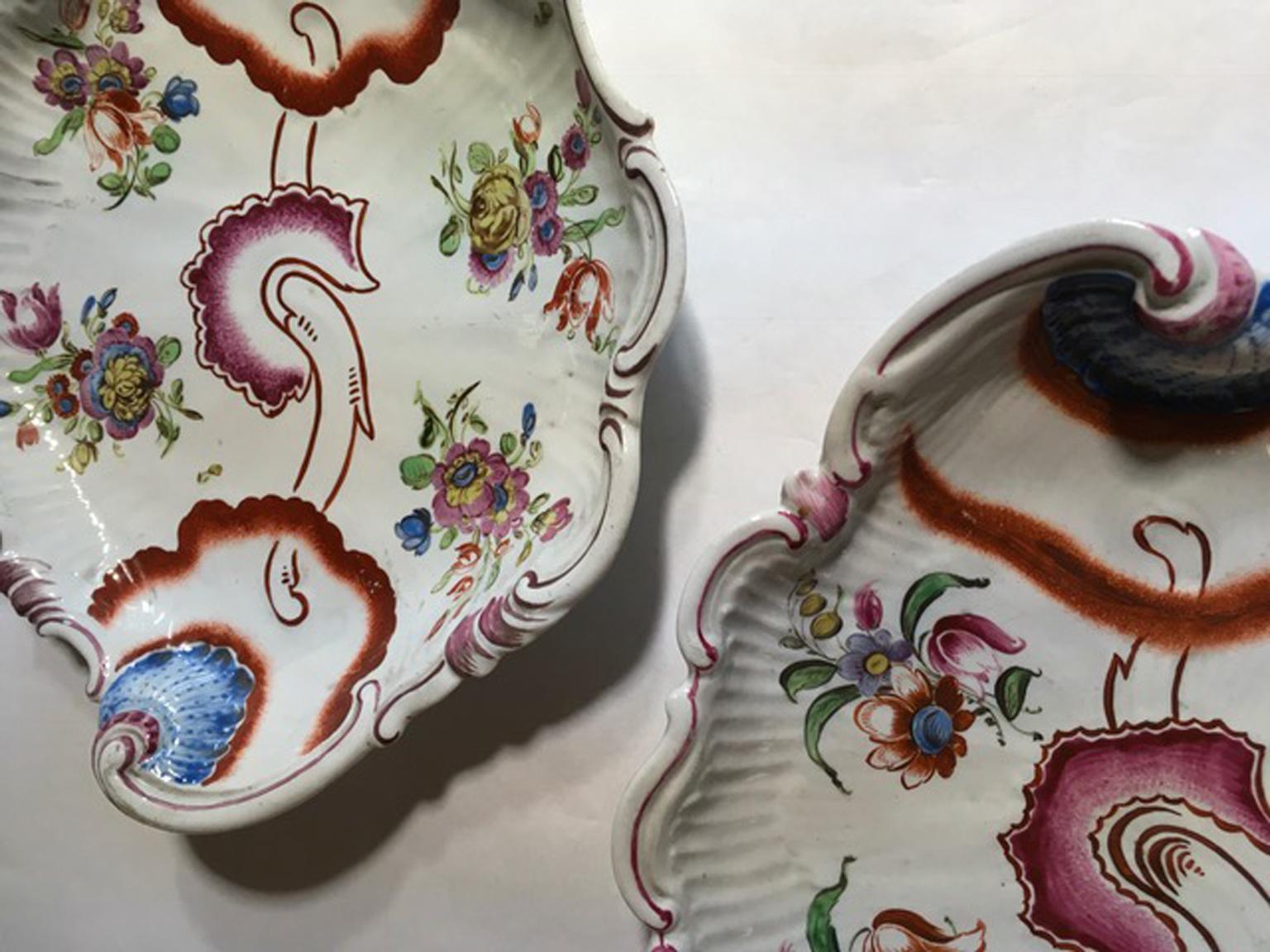 Italian Richard Ginori 1750 pair of porcelain bowls with pink tulips drawings doccia

This amazing pair of Richard Ginori porcelain bowls is painted with the rare tulip decor and for this reasons these pieces are more valuables and they are