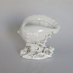 Richard Ginori 1940s White ceramic Shells centrepiece.