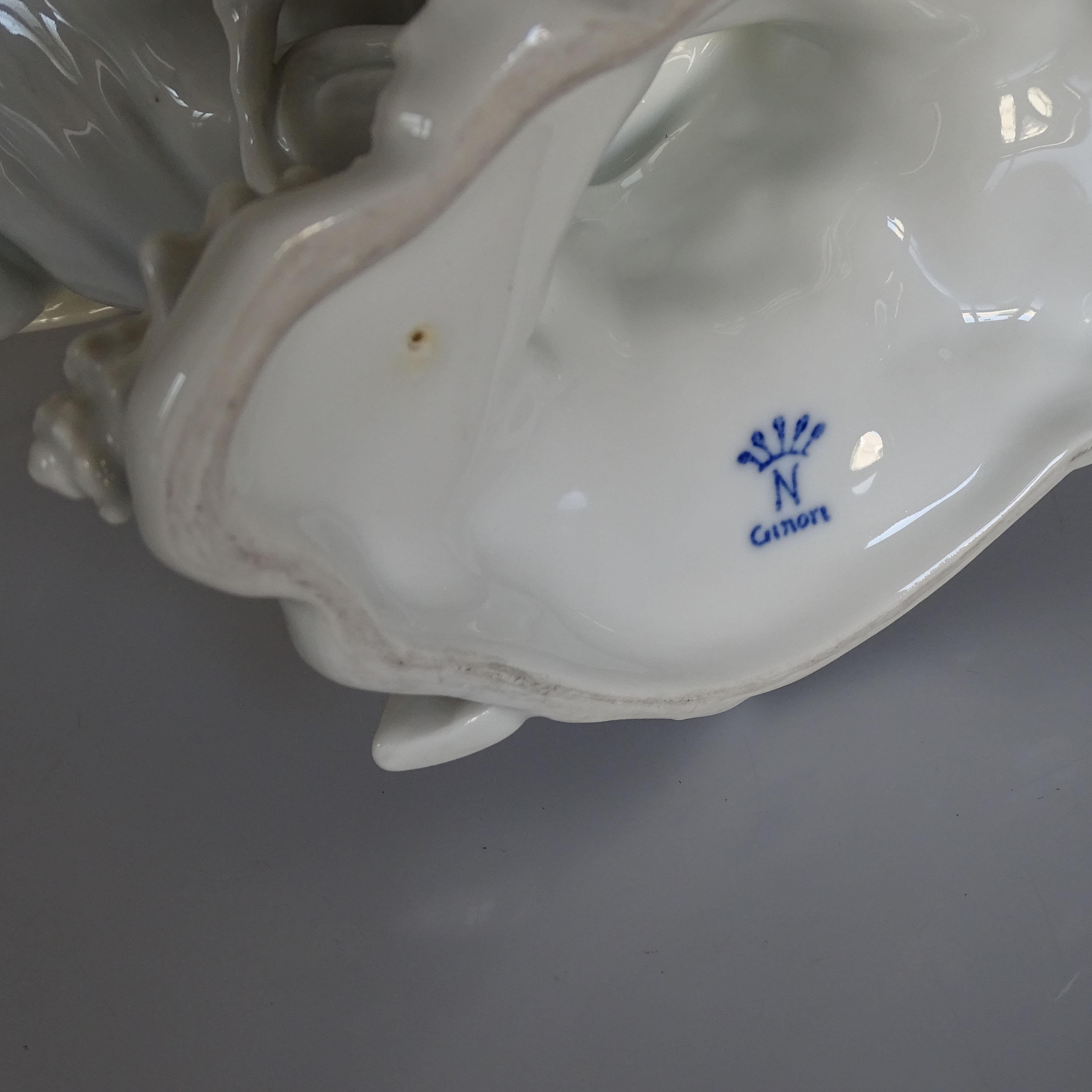 Mid-20th Century Richard Ginori 1940s White ceramic Shells centrepiece. For Sale