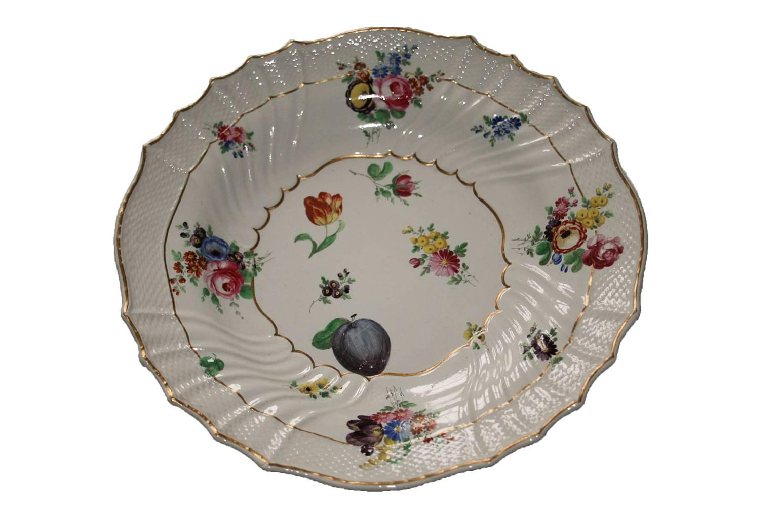 Italy Richard Ginori Mid-18th Century Porcelain Set 8 Dishes Floral Design For Sale 1