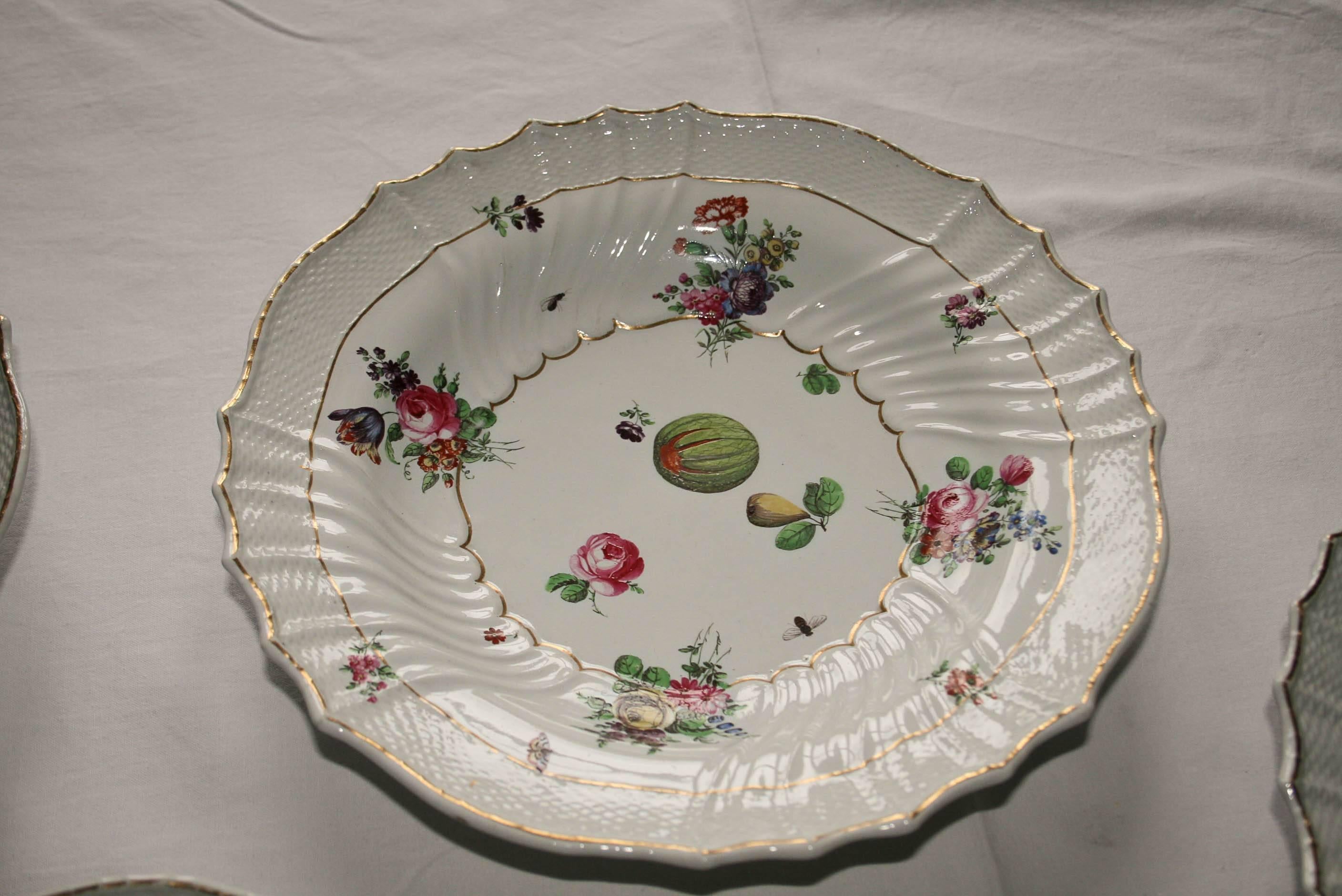 Baroque Italie Richard Ginori Ensemble de 8 plats en porcelaine du milieu du 18e siècle à motifs floraux en vente