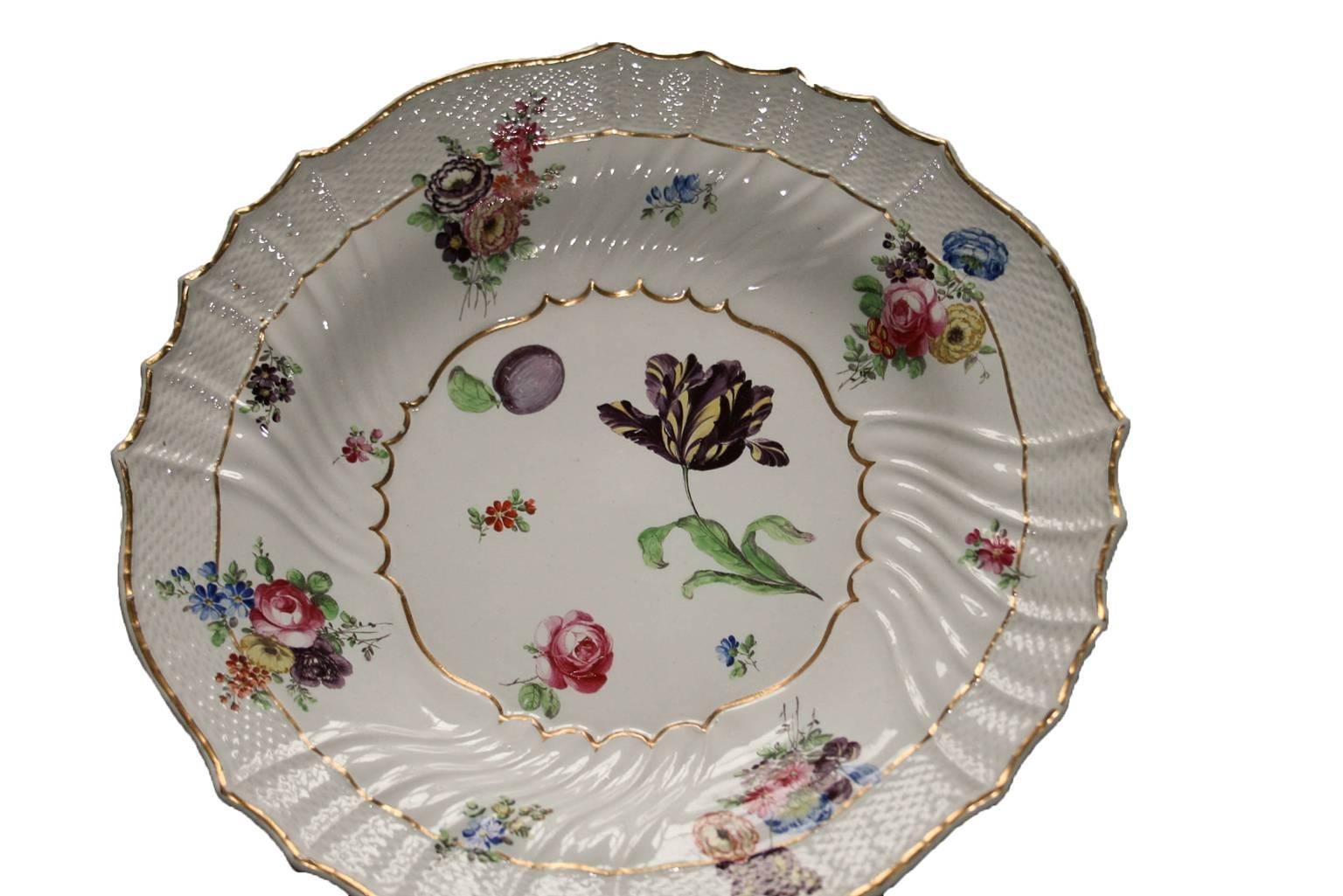 XVIIIe siècle Italie Richard Ginori Ensemble de 8 plats en porcelaine du milieu du 18e siècle à motifs floraux en vente