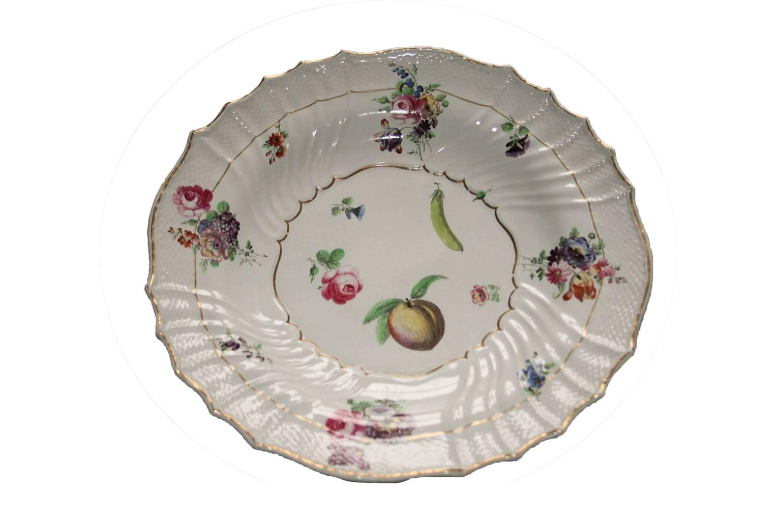 Porcelaine Italie Richard Ginori Ensemble de 8 plats en porcelaine du milieu du 18e siècle à motifs floraux en vente