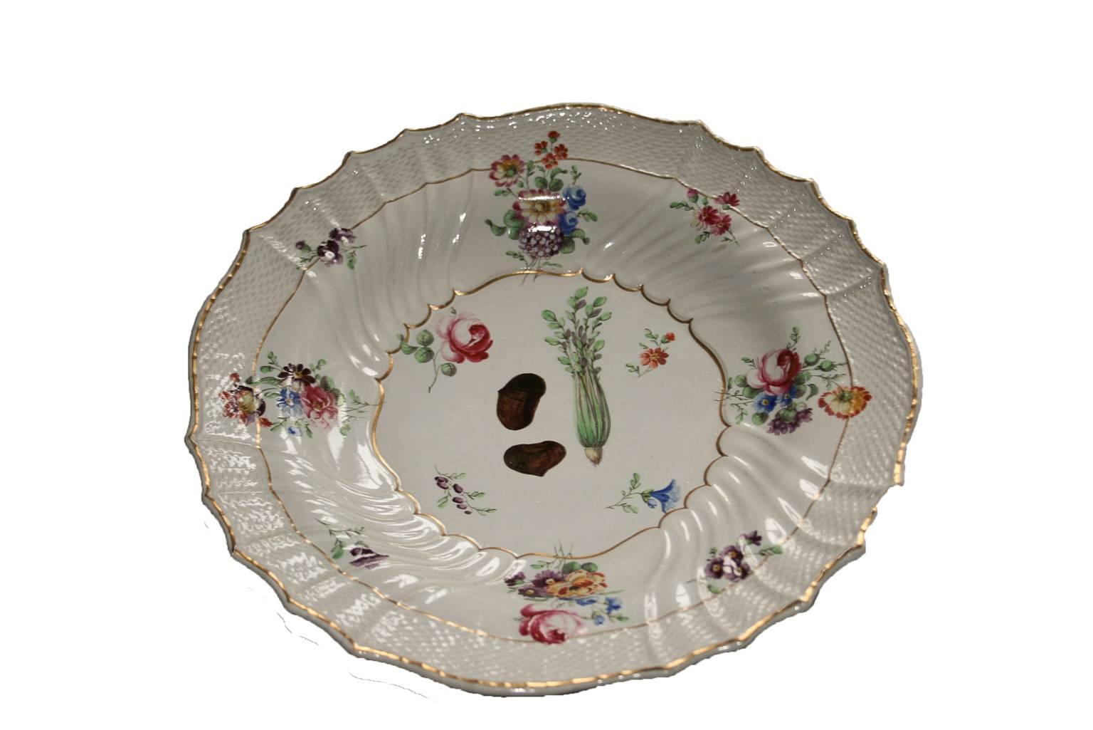 Italie Richard Ginori Ensemble de 8 plats en porcelaine du milieu du 18e siècle à motifs floraux en vente 1