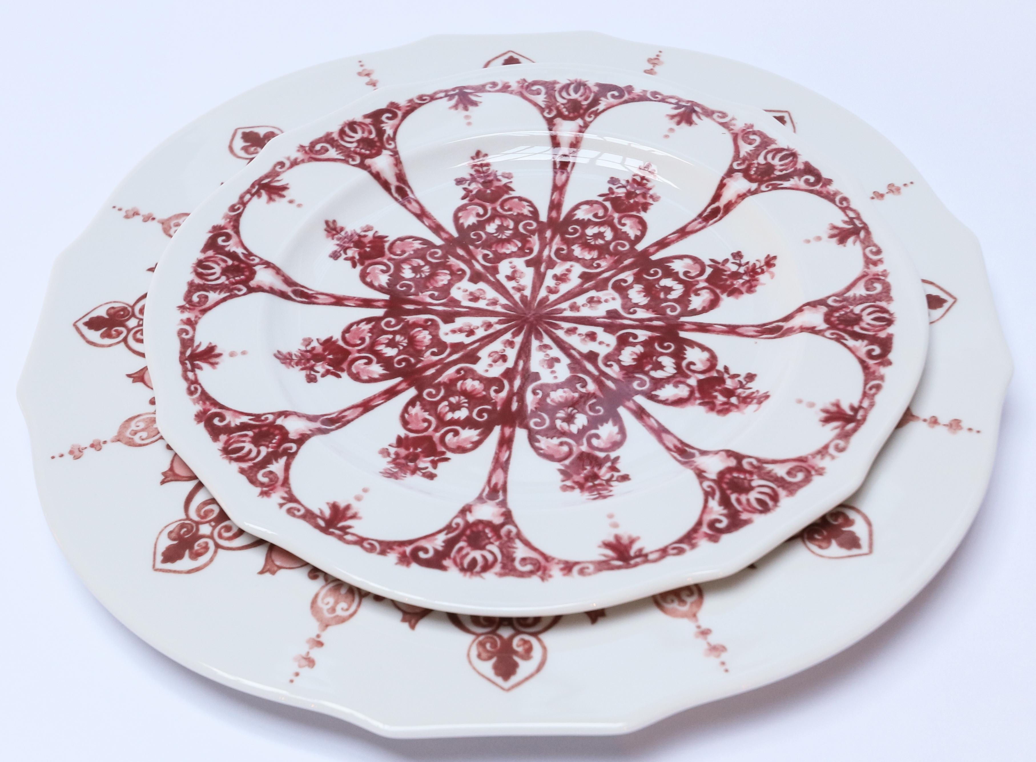 Richard Ginori Babele Rosso Red Dessert Plate In New Condition In Los Angeles, CA