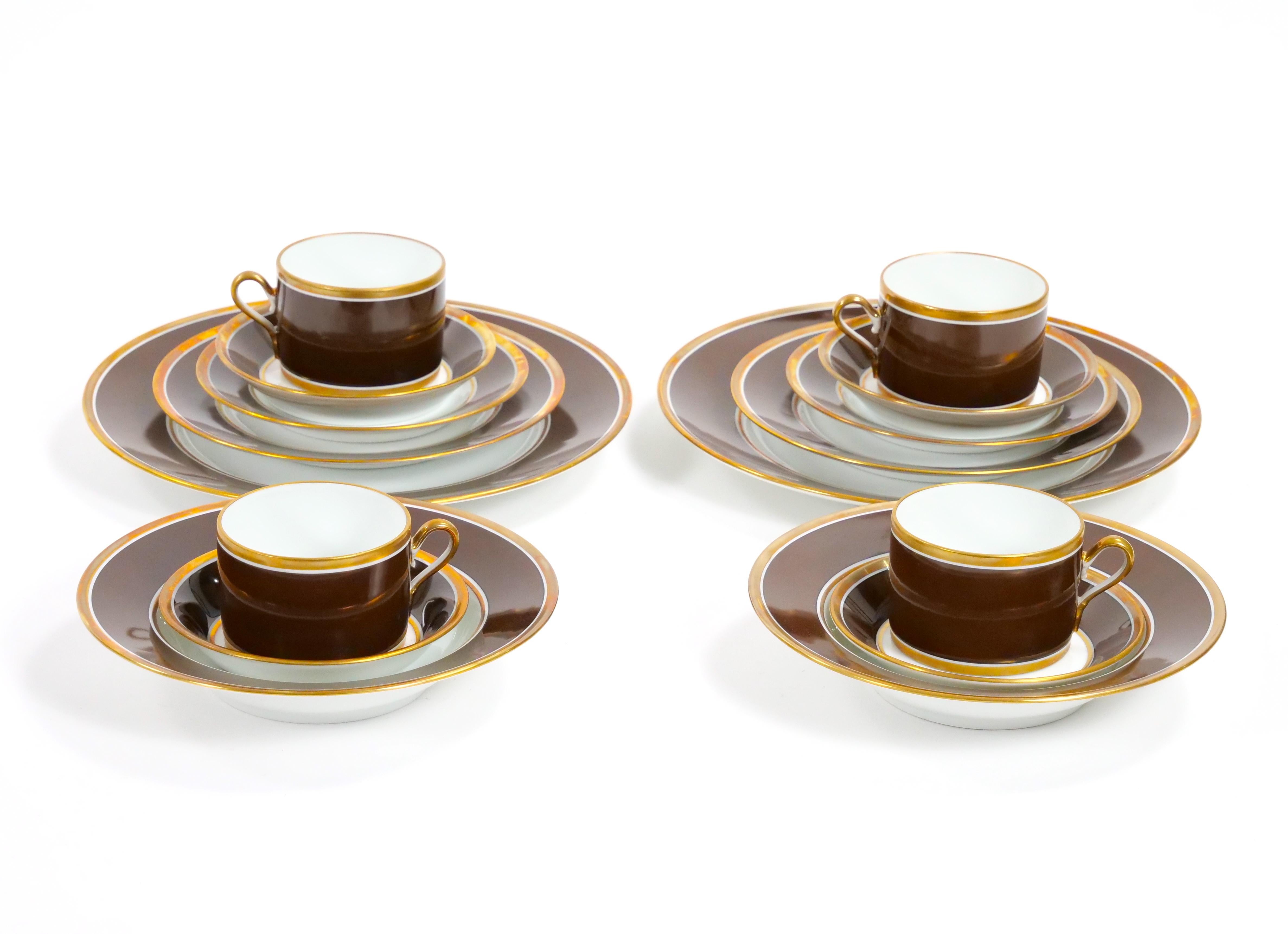Richard Ginori Brown & Gold Trimmed Extensive Dinnerware Service Of 99 Pieces For Sale 3