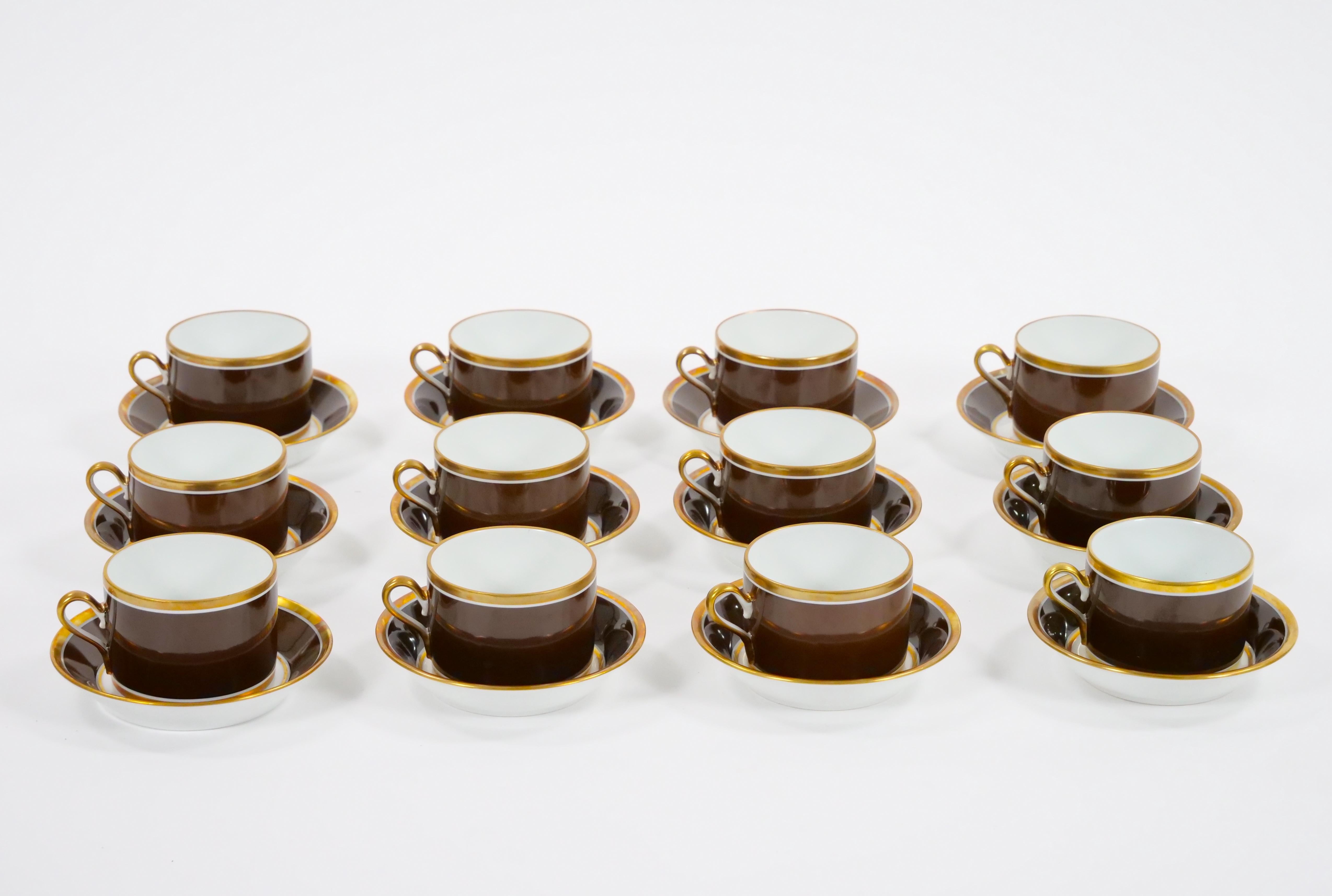 Richard Ginori Brown & Gold Trimmed Extensive Dinnerware Service Of 99 Pieces For Sale 4