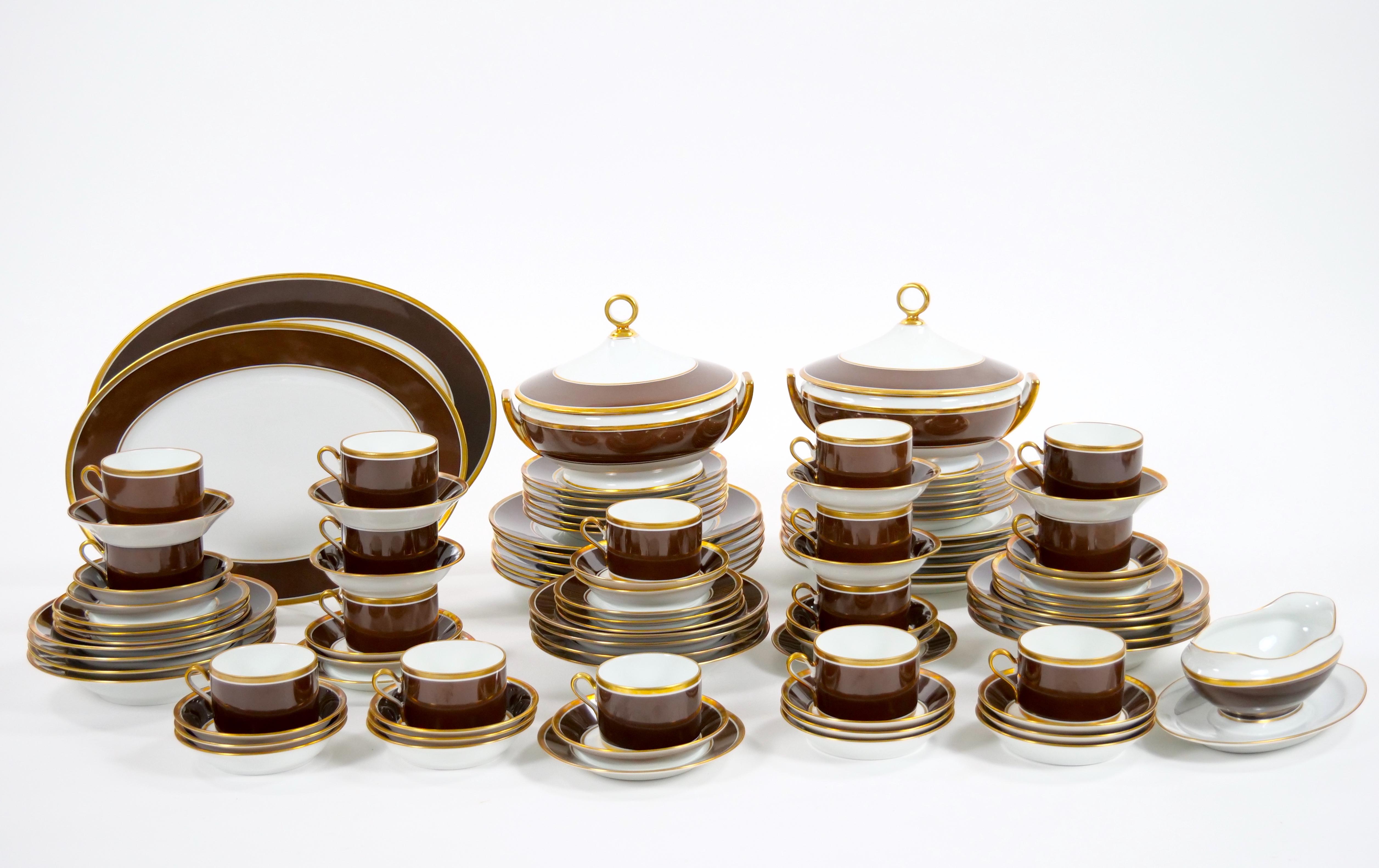 Richard Ginori Brown & Gold Trimmed Extensive Dinnerware Service Of 99 Pieces For Sale 9