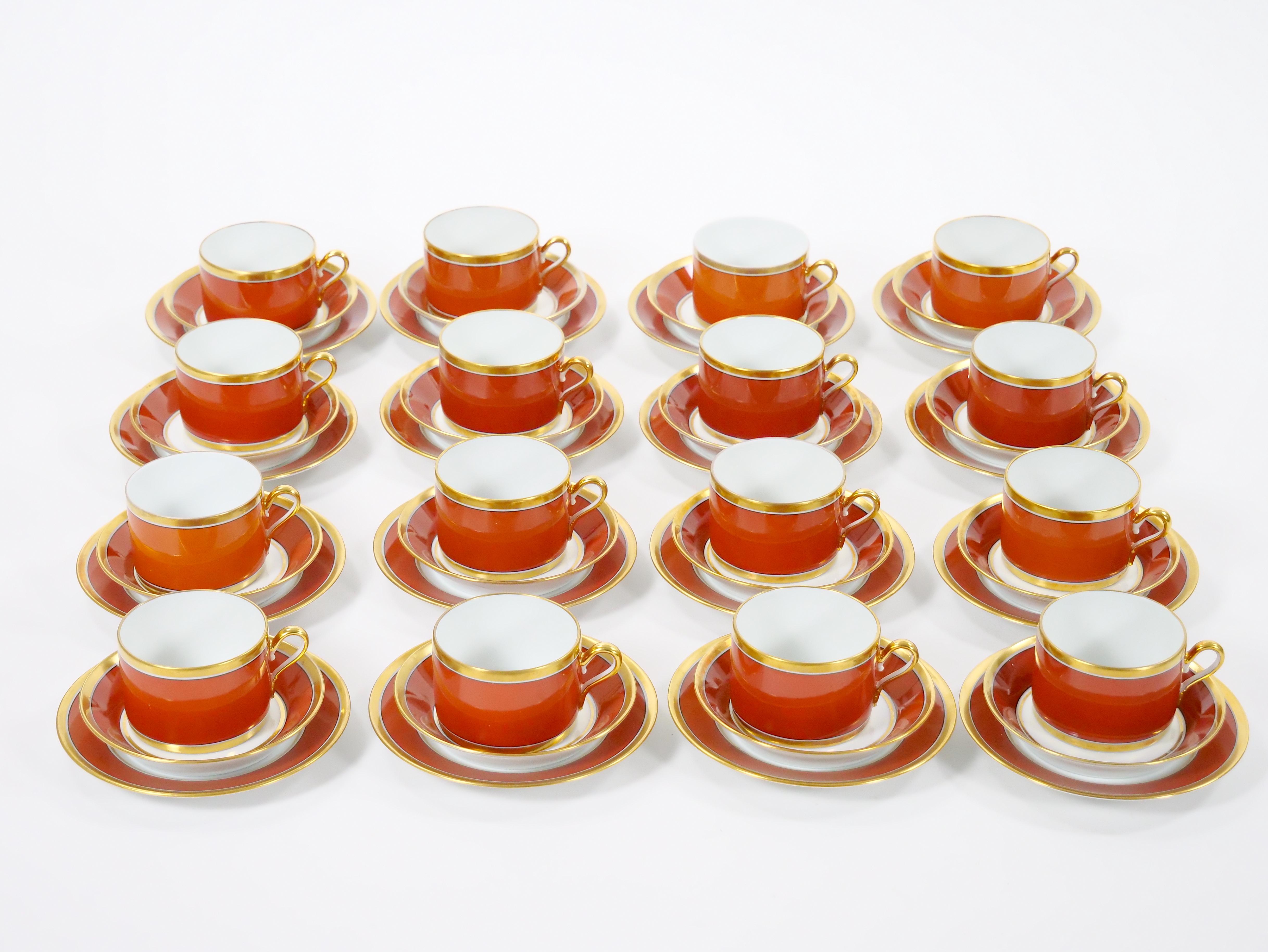 Richard Ginori Burnt Orange Contessa Extensive Dinnerware Service Of 141 Pieces In Good Condition For Sale In Tarry Town, NY