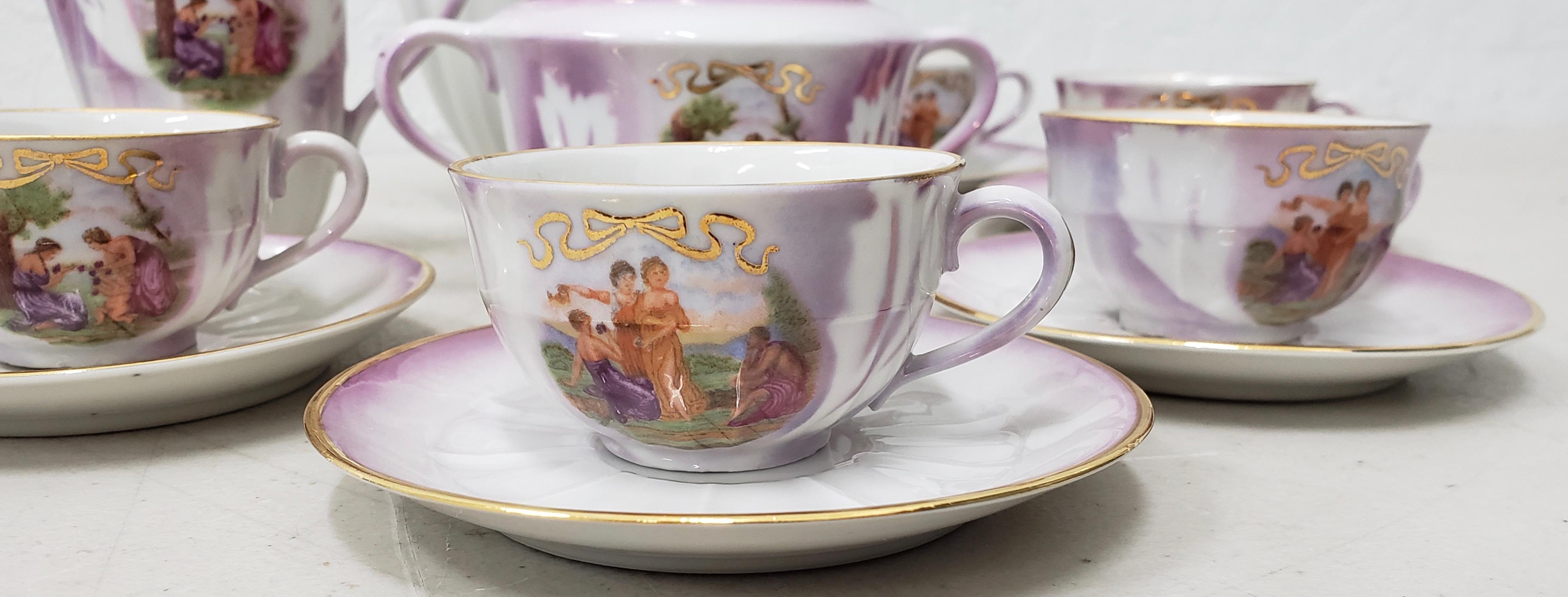 Richard Ginori Children's tea seat, circa 1940s

Lovely little tea set for the little one in your life. This will also be a great addition to your own collection!

The set includes six 2.5