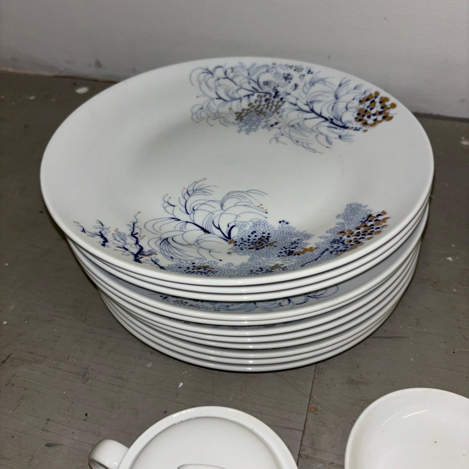 Machine-Made Richard Ginori Complete Willow Pattern Dinnerware Set For Sale