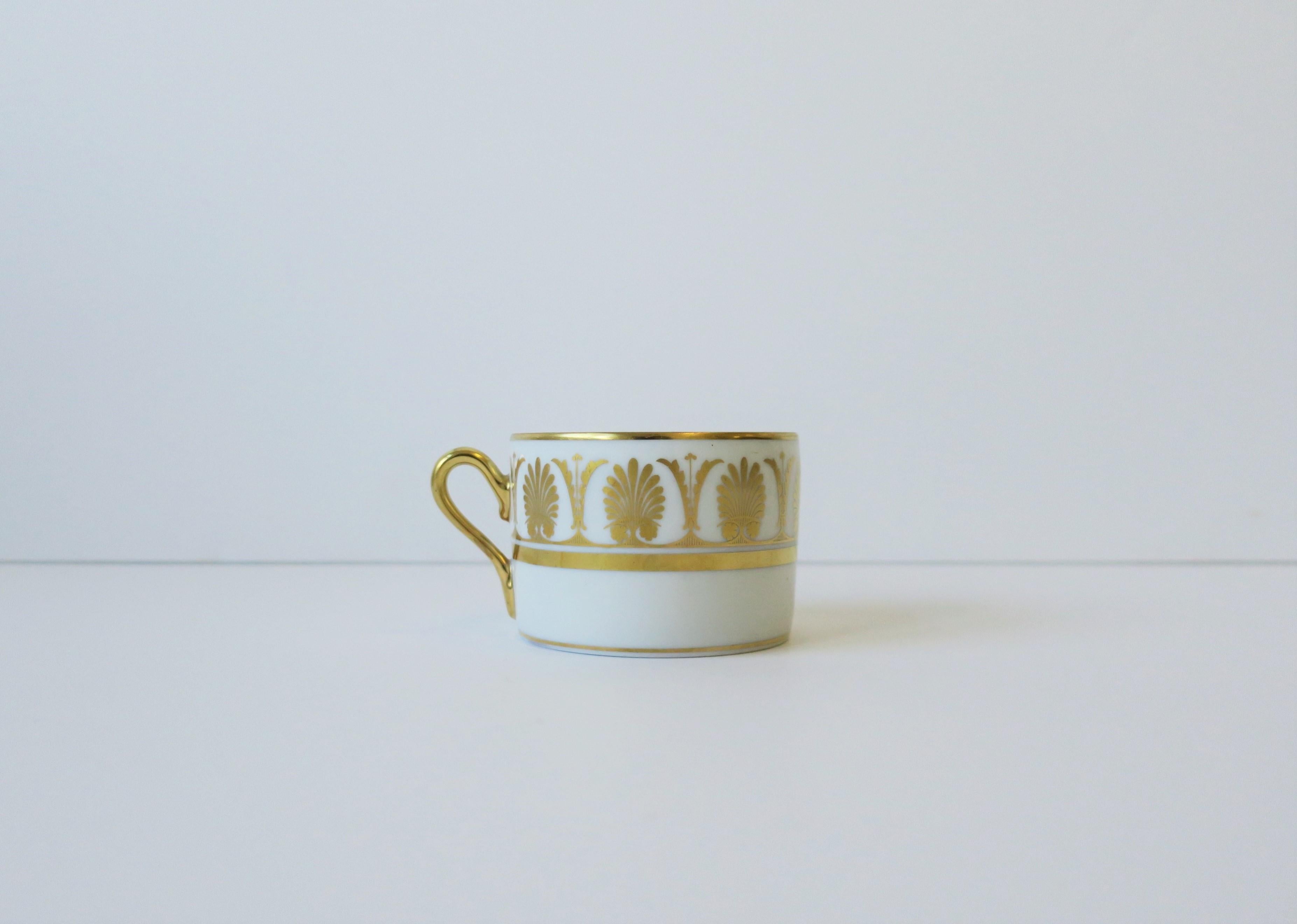Classical Roman Richard Ginori Italian White & Gold Coffee or Tea Cup, circa 1960s, 8 Avail For Sale